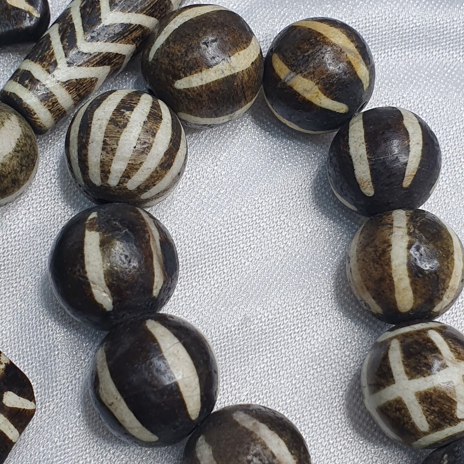 S Asian Burma Necklace Old Pumtek pyu beads petrified Wood Stone