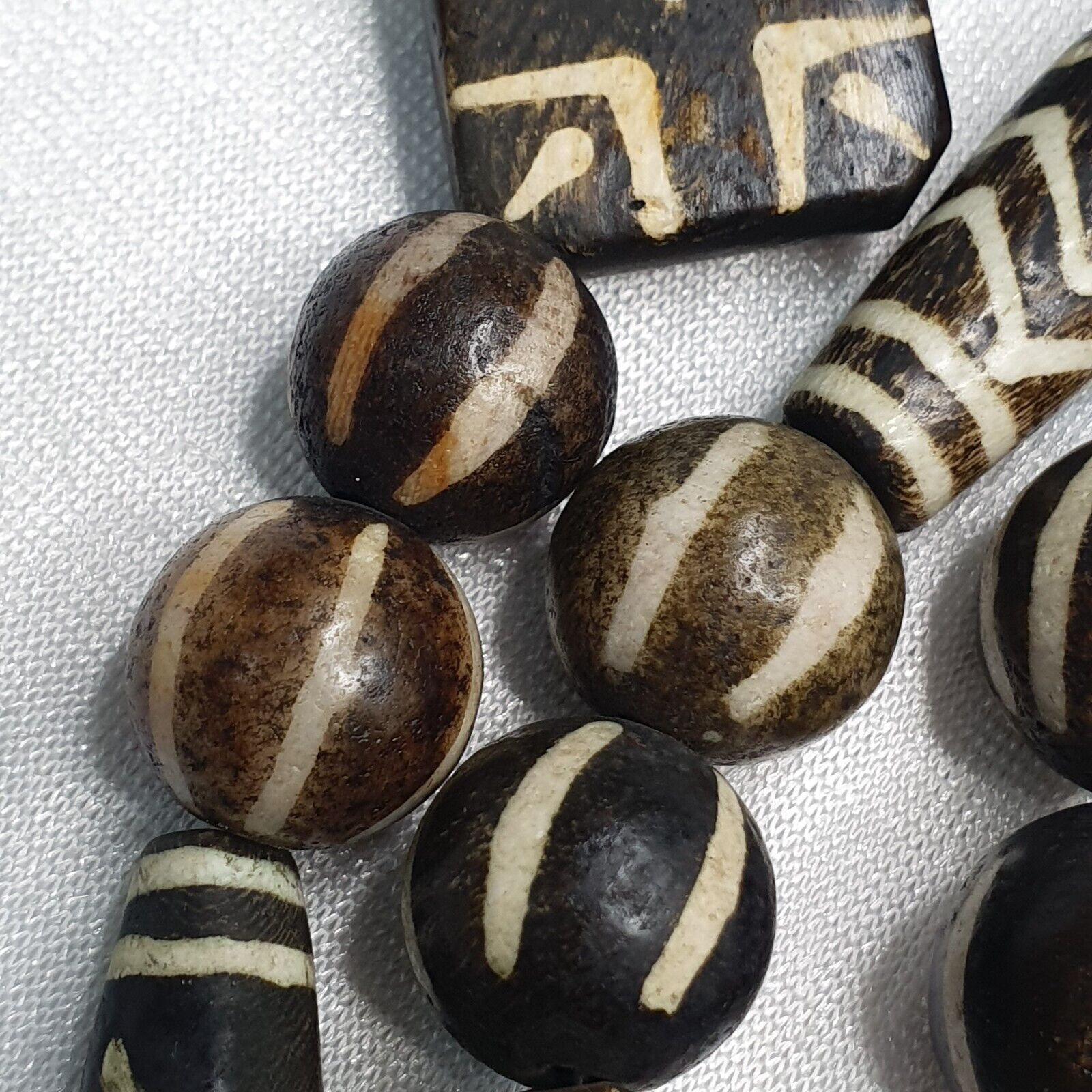 S Asian Burma Necklace Old Pumtek pyu beads petrified Wood Stone