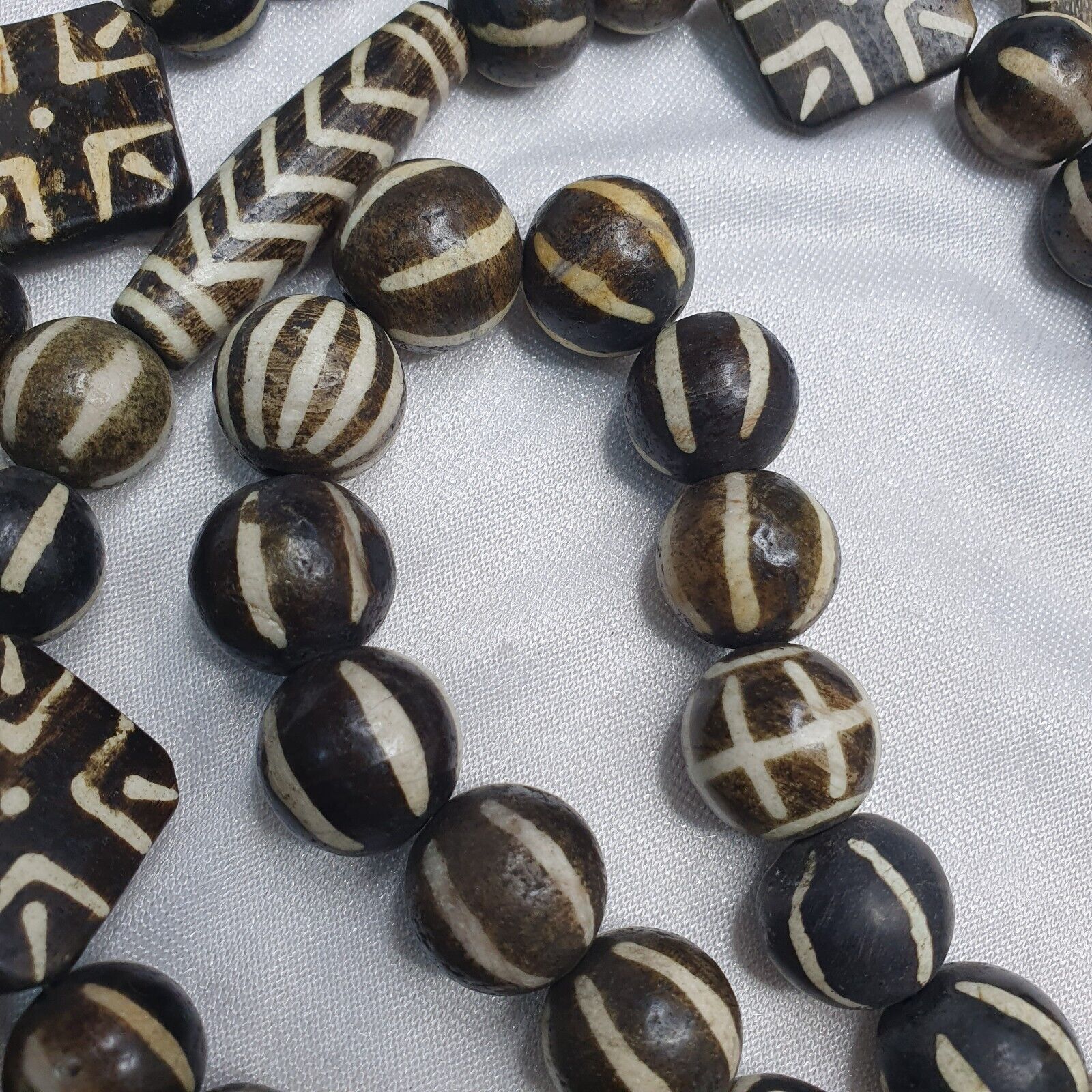 S Asian Burma Necklace Old Pumtek pyu beads petrified Wood Stone