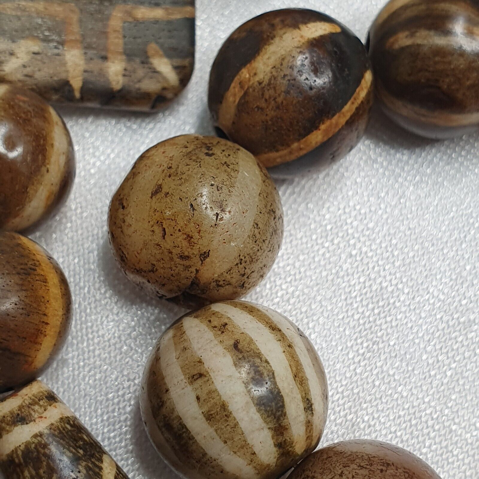 RARE Very Old PUMTEK BEADS Necklace Palmwood Great Patterns