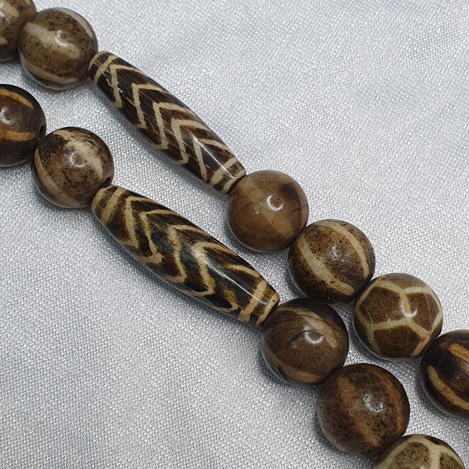 RARE Very Old PUMTEK BEADS Necklace Palmwood Great Patterns