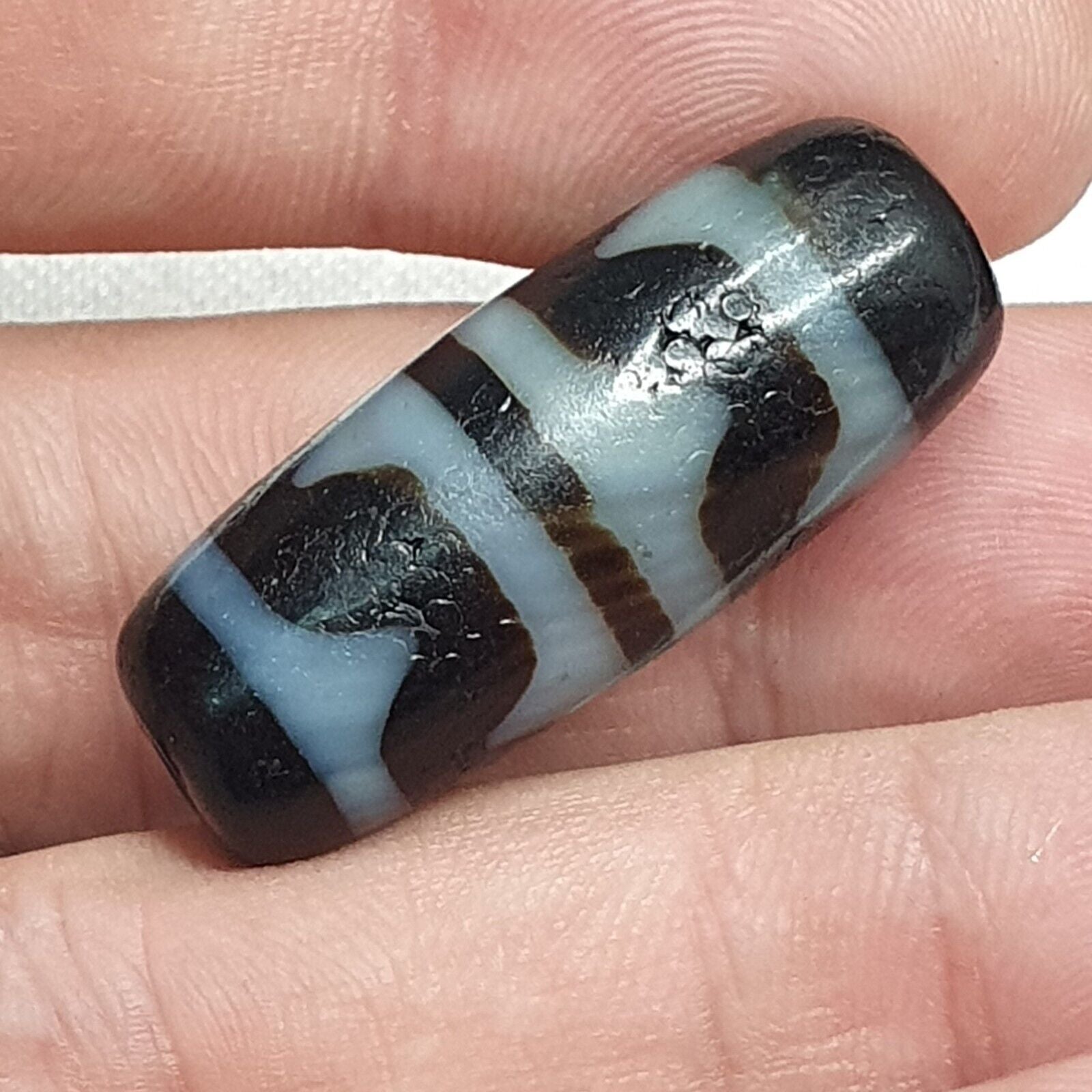 STB-2 HIMALAYAN Indo Tibetan Rusted Double Side Zigzag pattern Agate bead