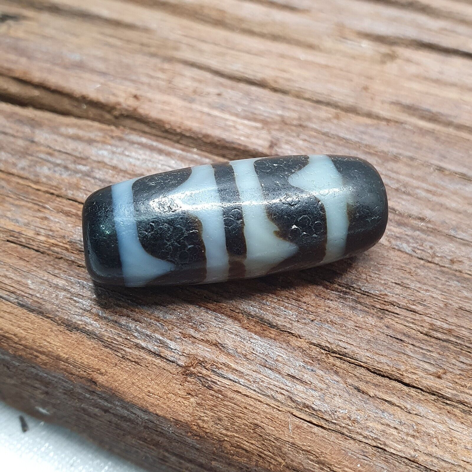 STB-2 HIMALAYAN Indo Tibetan Rusted Double Side Zigzag pattern Agate bead