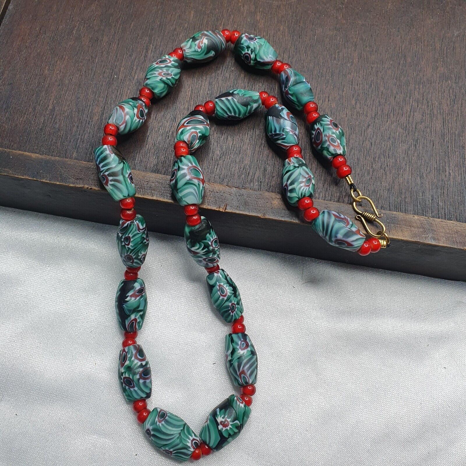 Vintage Eyes Pattern Venetian Whiteheart 6mm Glass Beads Strand Necklace