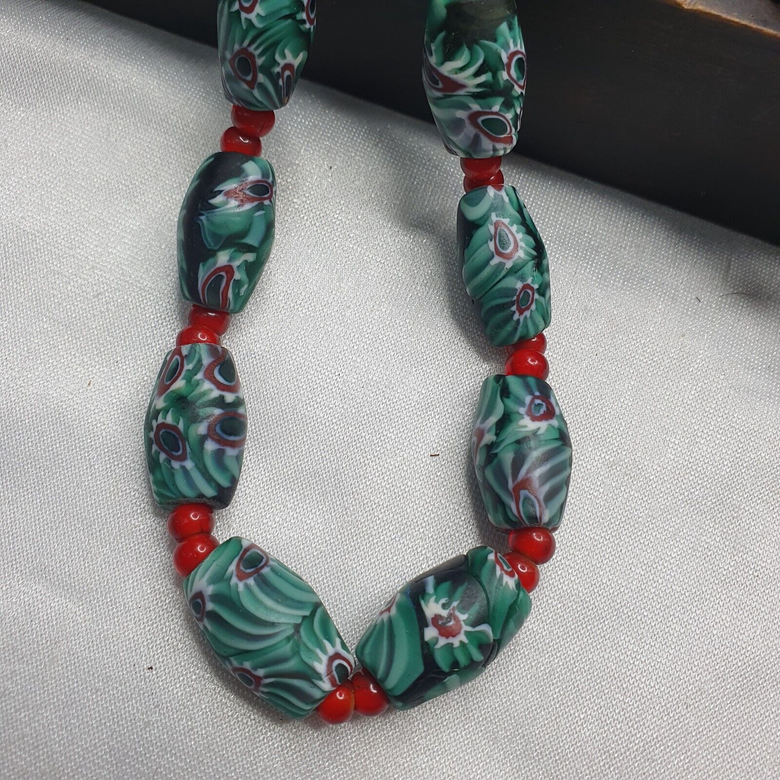 Vintage Eyes Pattern Venetian Whiteheart 6mm Glass Beads Strand Necklace