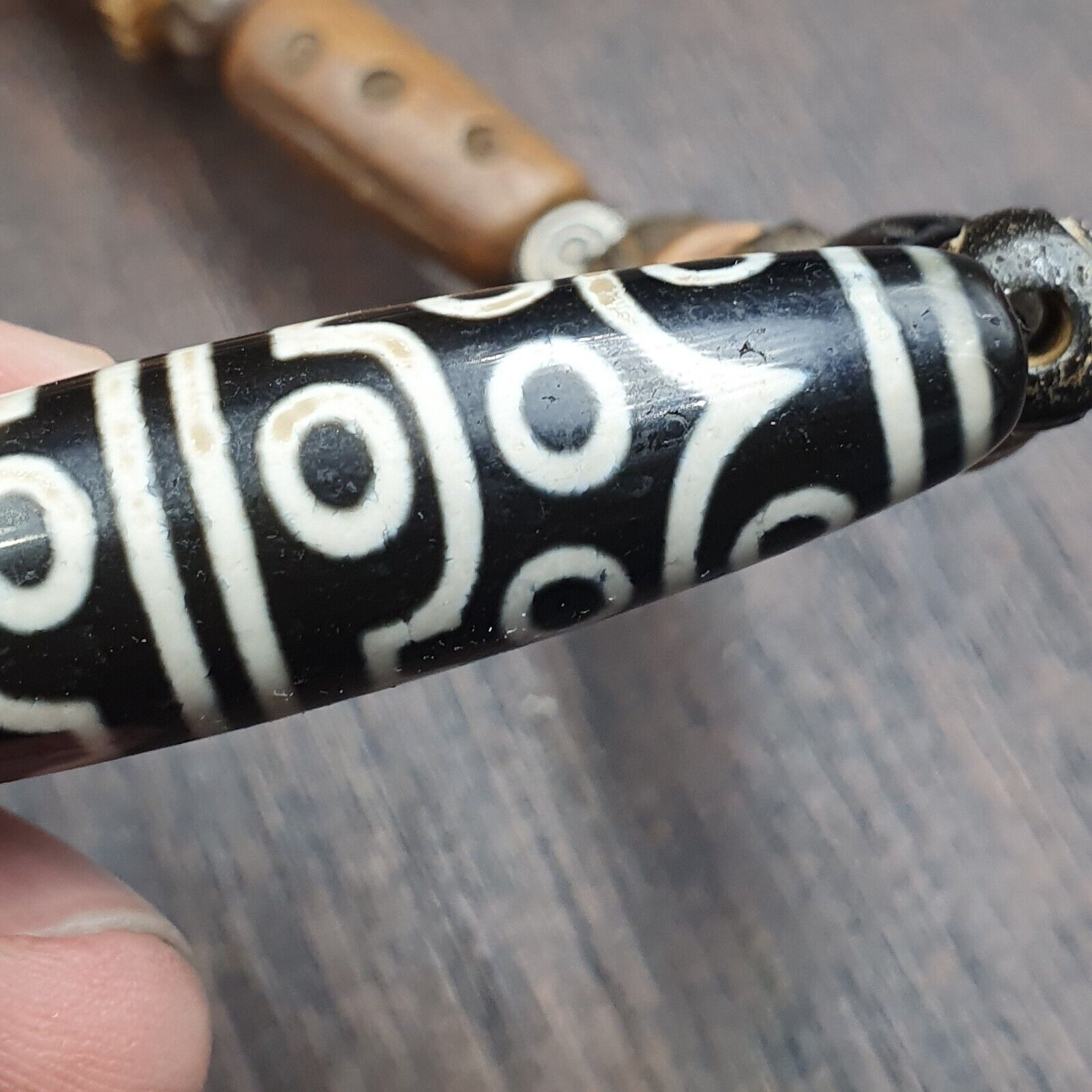 24 eyes Tibetan Himalayan bead old amulet Agate with carving Yak Bone Necklace