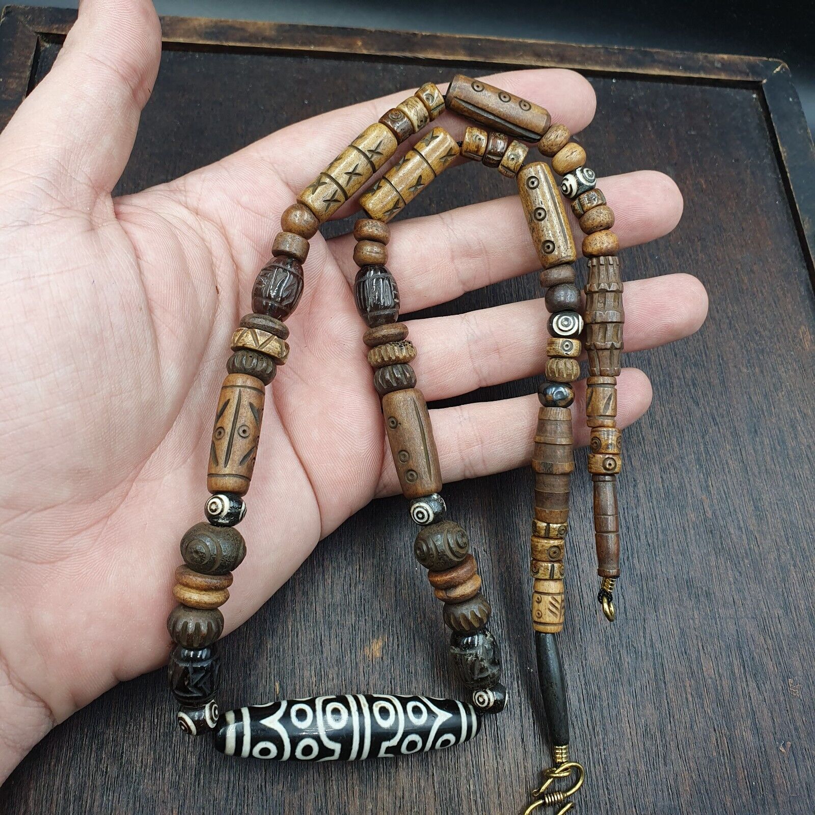 24 eyes Tibetan Himalayan bead old amulet Agate with carving Yak Bone Necklace