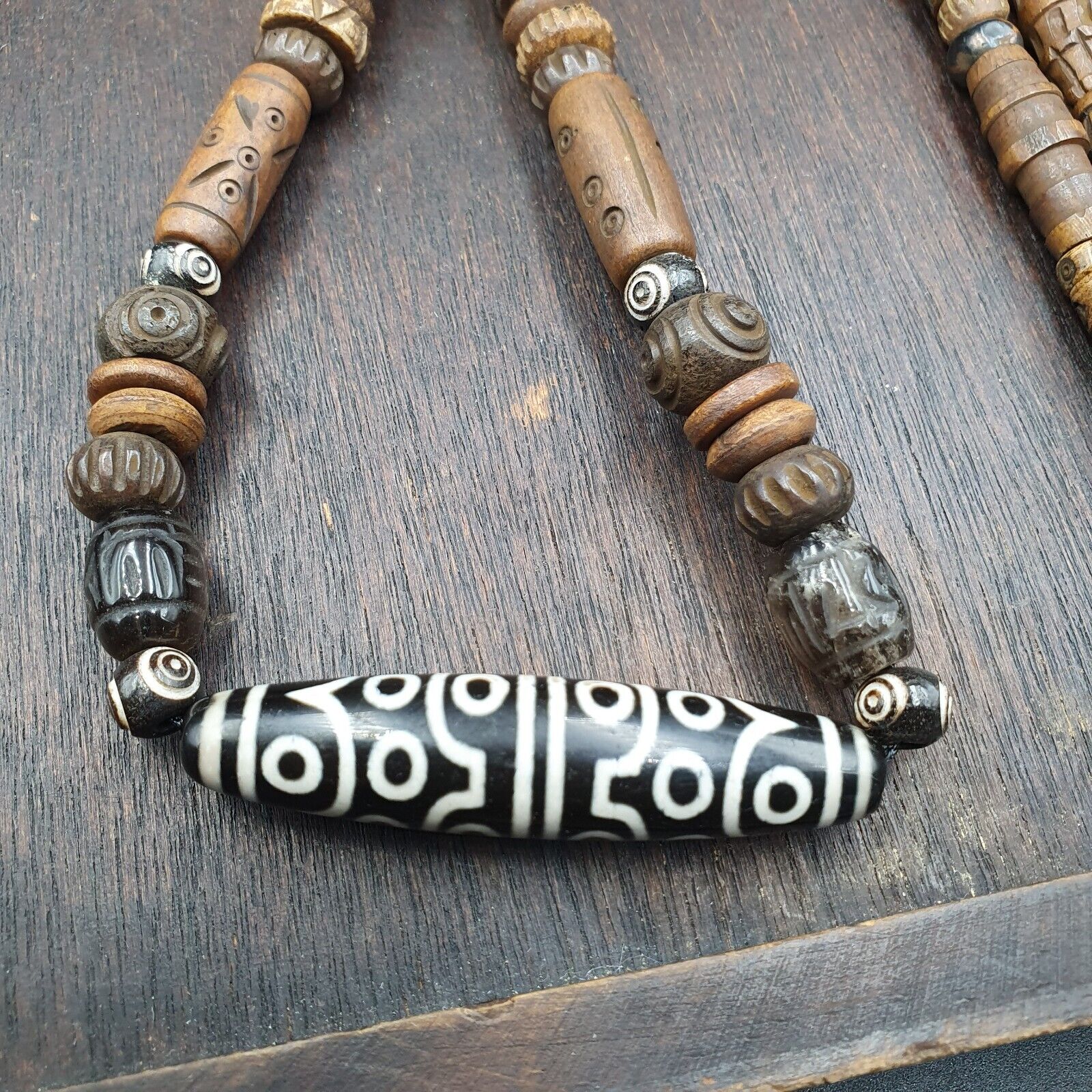 24 eyes Tibetan Himalayan bead old amulet Agate with carving Yak Bone Necklace