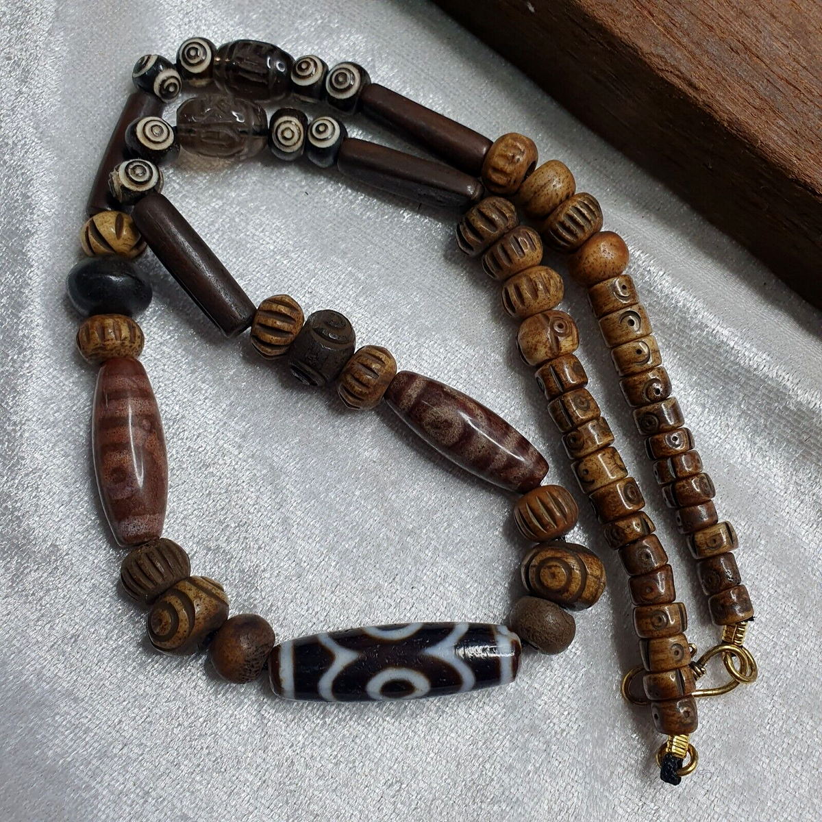 Powerful Tibetan old Eyes Agate amulet with carving Yak Bone Beads Necklace