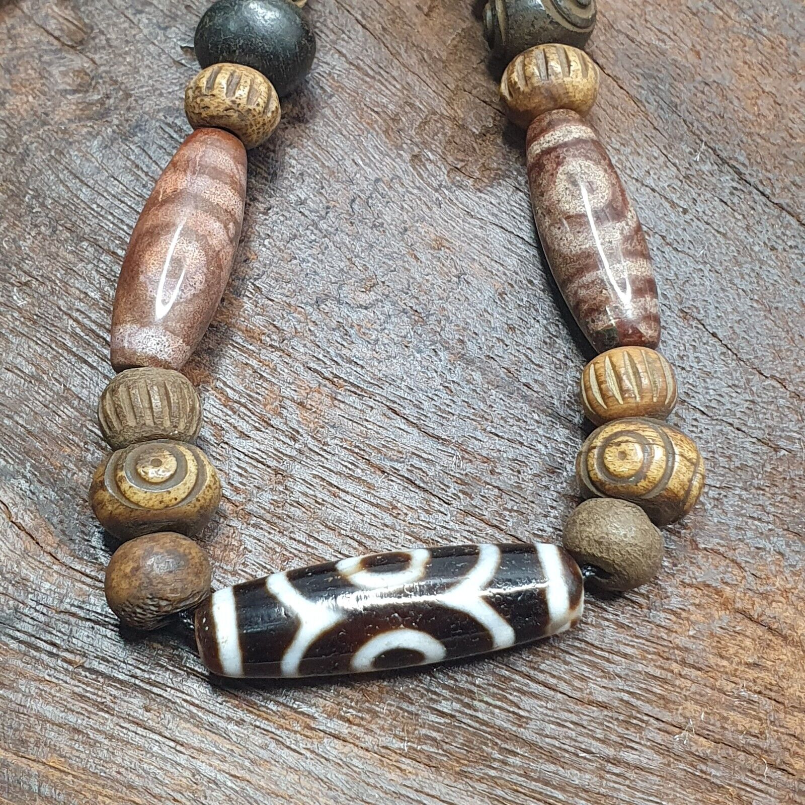 Powerful Tibetan old Eyes Agate amulet with carving Yak Bone Beads Necklace