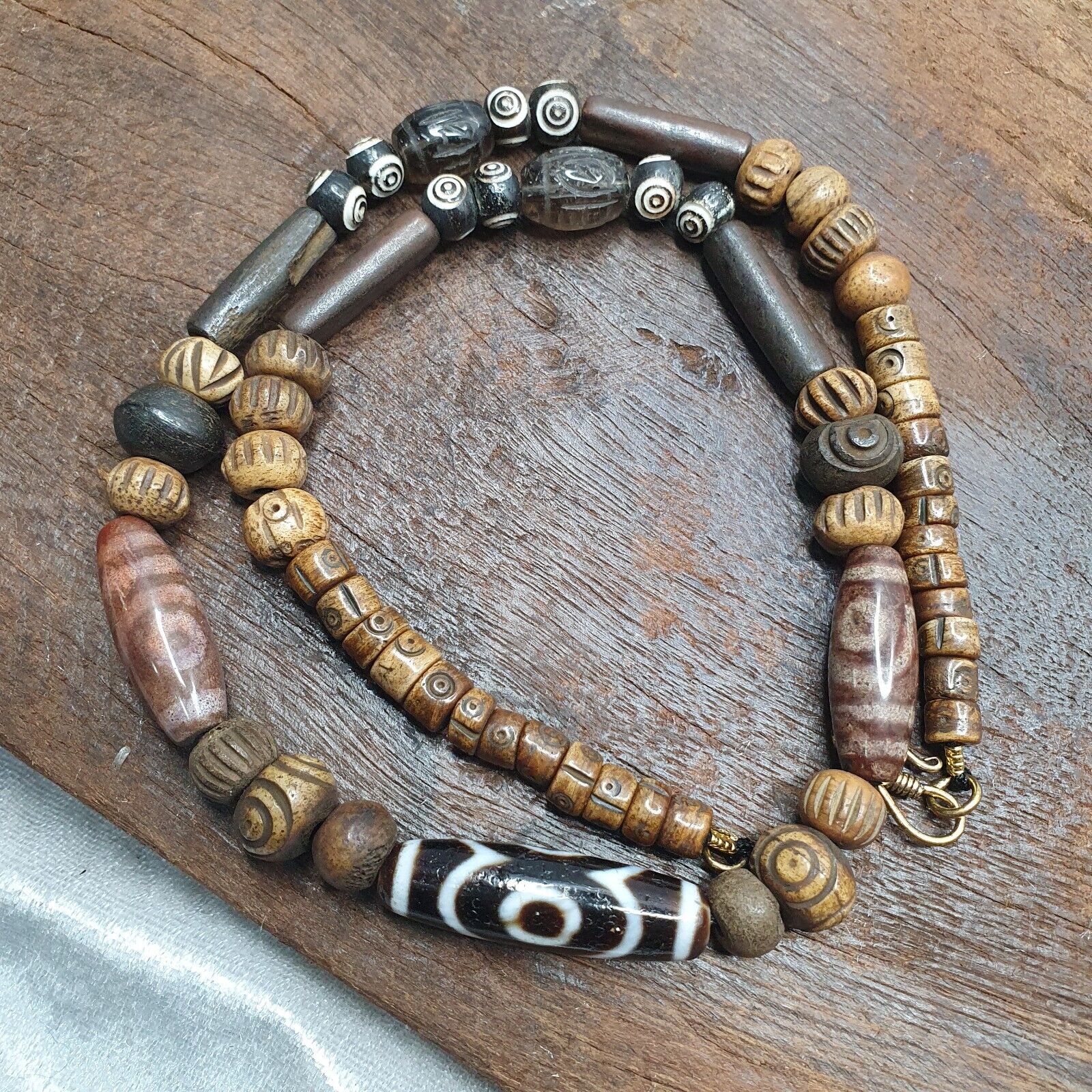 Powerful Tibetan old Eyes Agate amulet with carving Yak Bone Beads Necklace