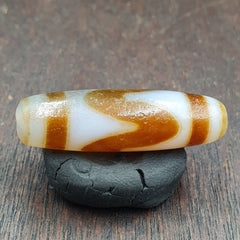 Soft Skin Tibetan bead old agate Tiger teeth dzi pure amulet tibet eyes