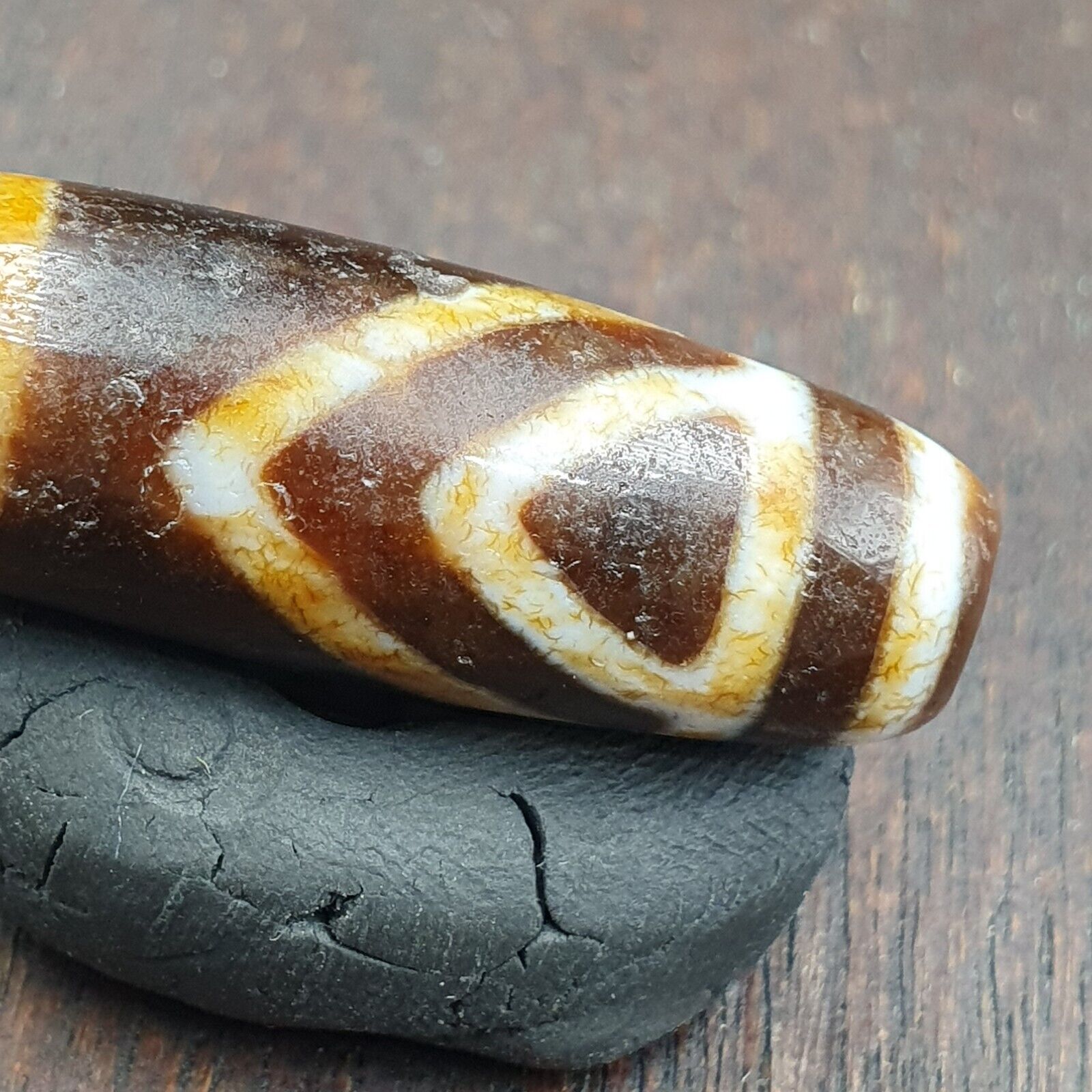 Rusted Tibetan bead old agate 2 eyed ancient Style dzi pure amulet tibet eyes