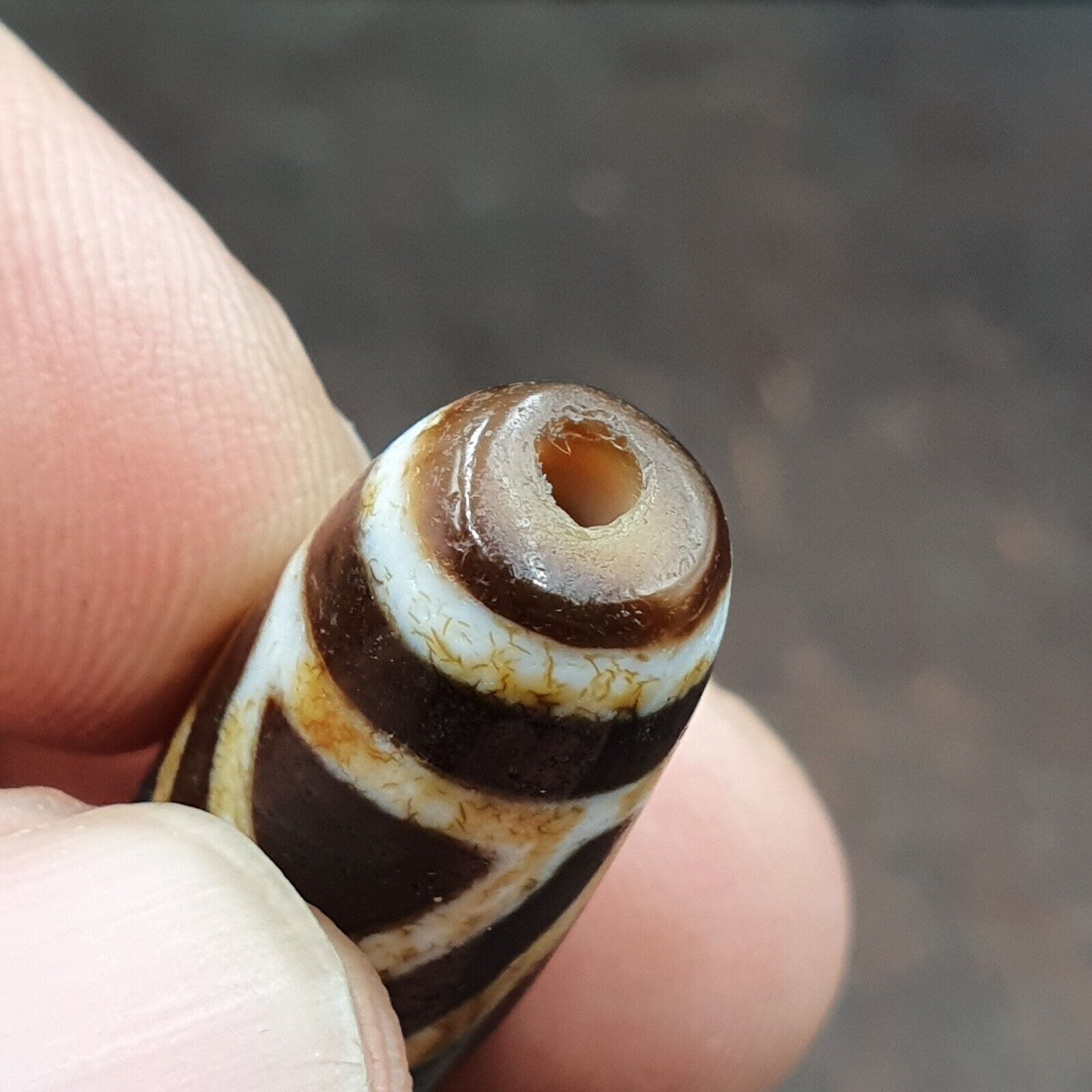 Rusted Tibetan bead old agate 2 eyed ancient Style dzi pure amulet tibet eyes