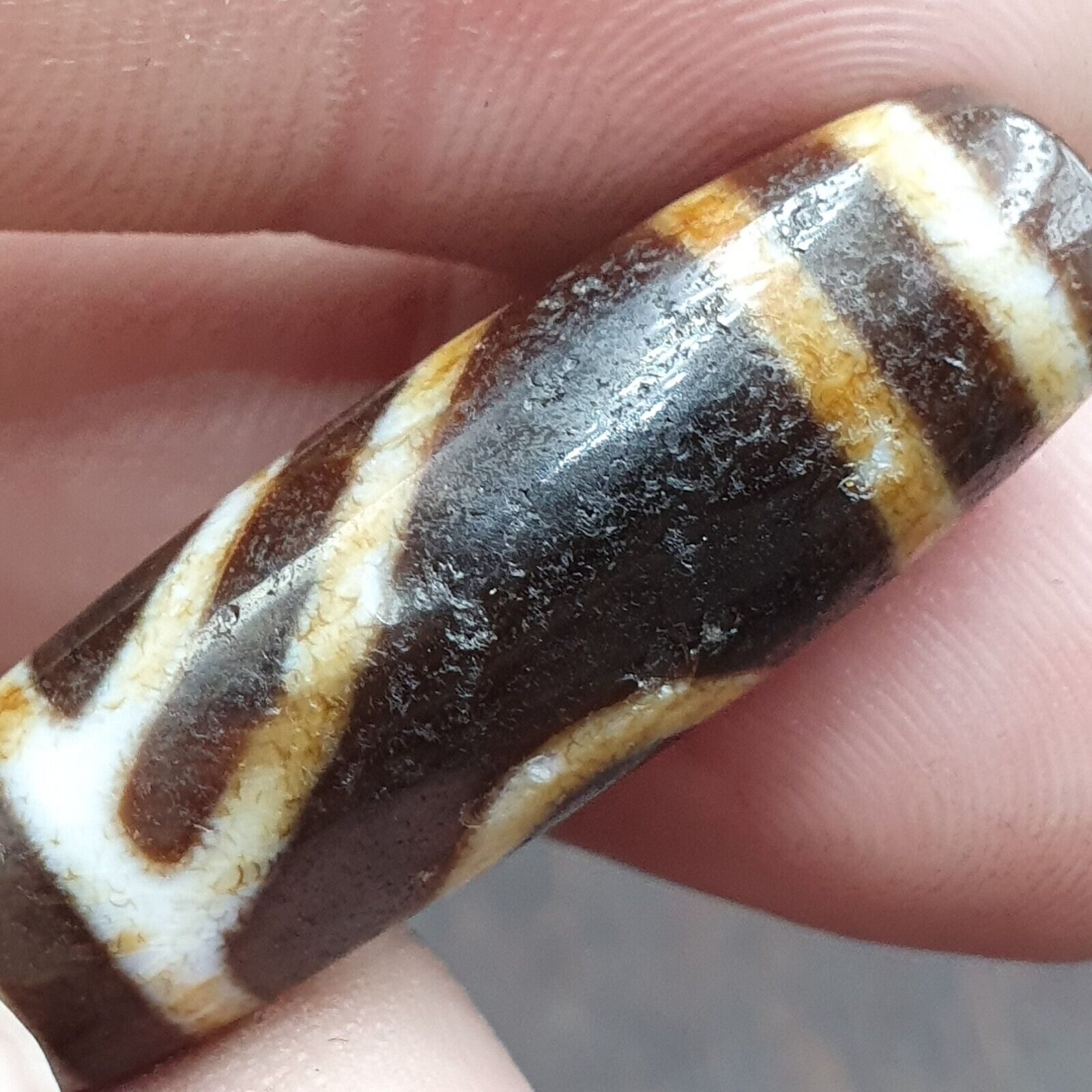 Rusted Tibetan bead old agate 2 eyed ancient Style dzi pure amulet tibet eyes