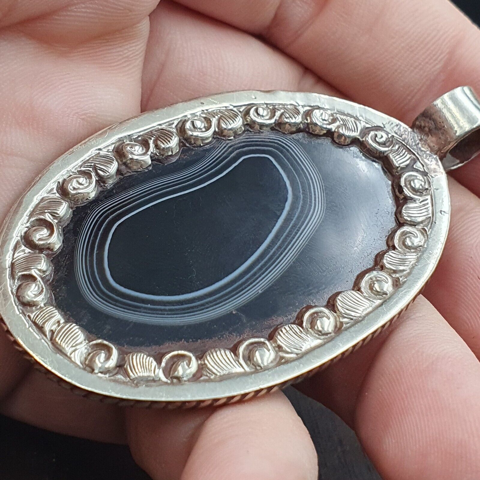 Tibetan Vintage Natural Black and White Agate Pendant