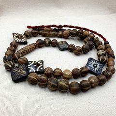 South East Asian Old PUMTEK BEADS Necklace Palmwood Great Patterns