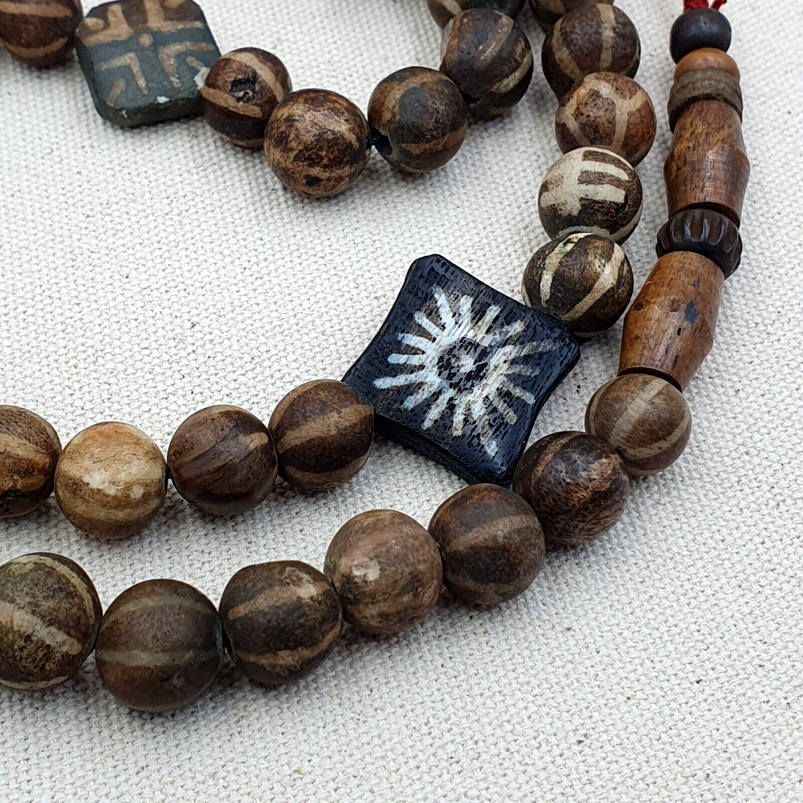 South East Asian Old PUMTEK BEADS Necklace Palmwood Great Patterns