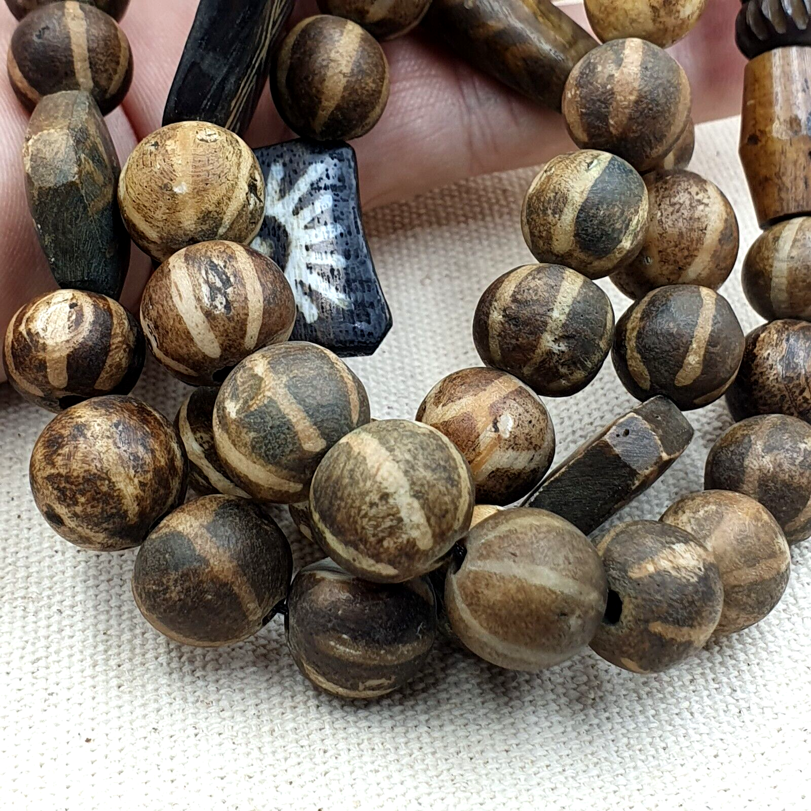 South East Asian Old PUMTEK BEADS Necklace Palmwood Great Patterns