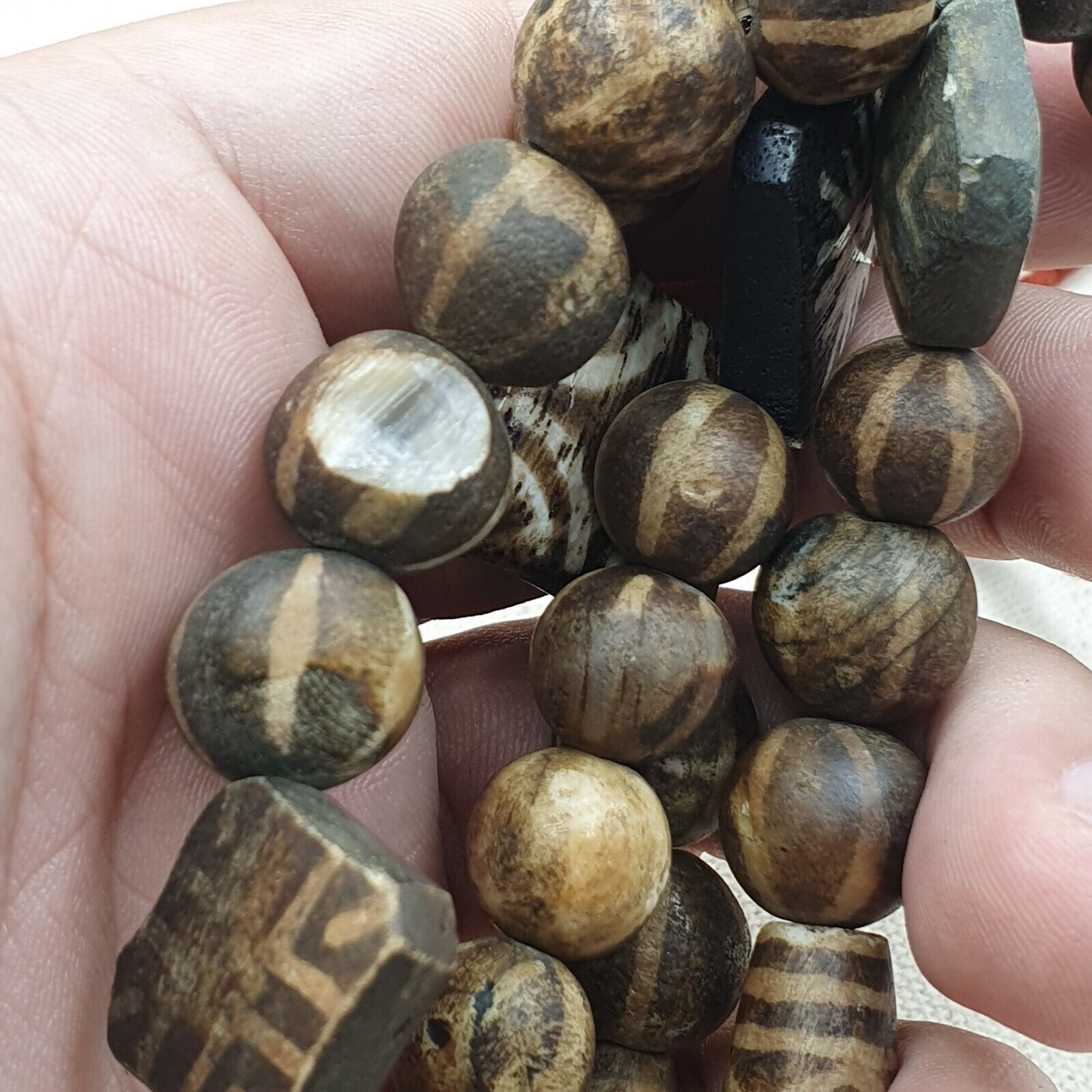 South East Asian Old PUMTEK BEADS Necklace Palmwood Great Patterns