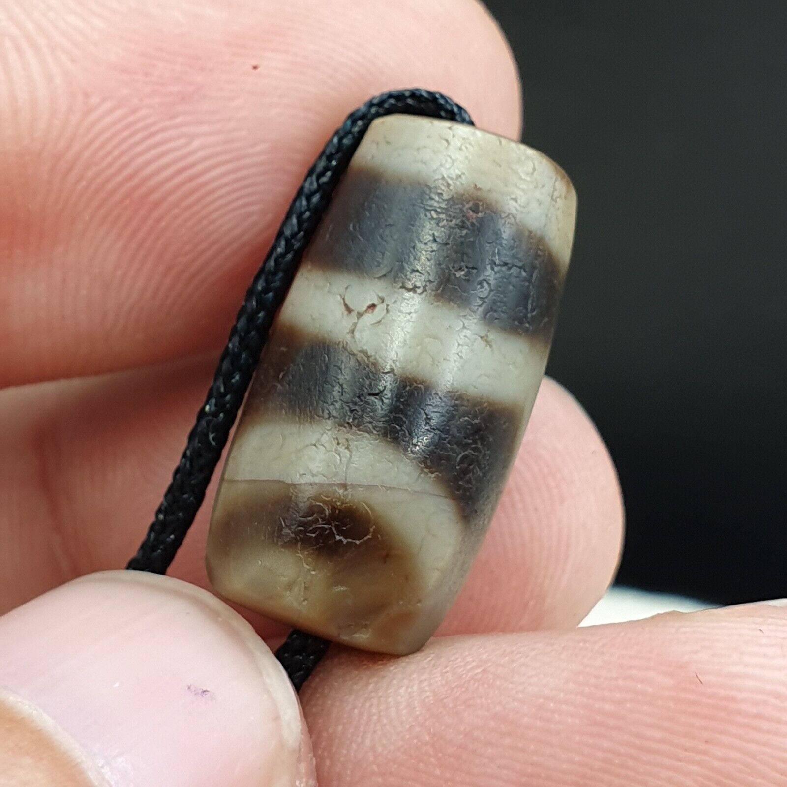 Authentic Ancient Tibetan Sakor Namkor Dzi Etched Agate Bead