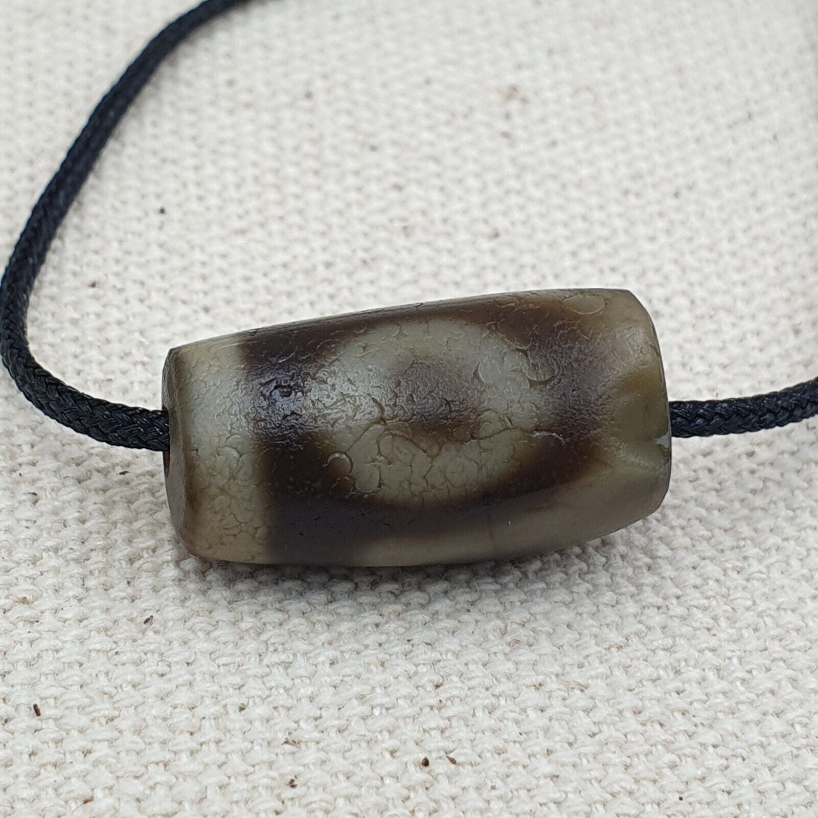 Authentic Ancient Tibetan Sakor Namkor Dzi Etched Agate Bead