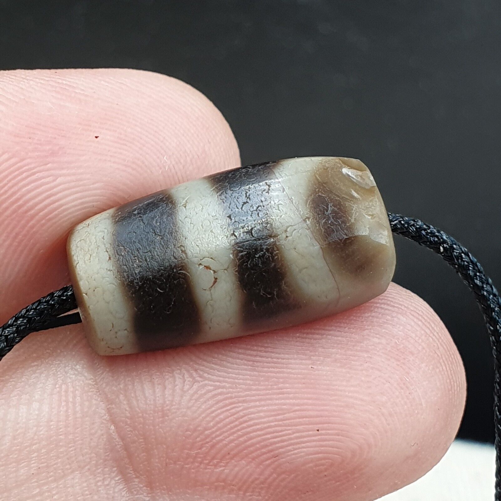 Authentic Ancient Tibetan Sakor Namkor Dzi Etched Agate Bead