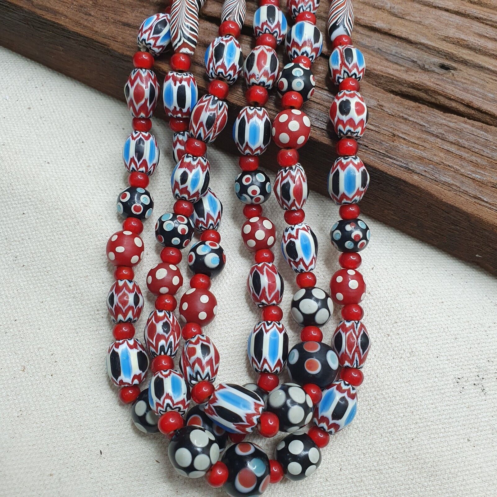 Vintage Venetian Style Chevron Feather Skunk Mix Glass Beads Necklace MX-122