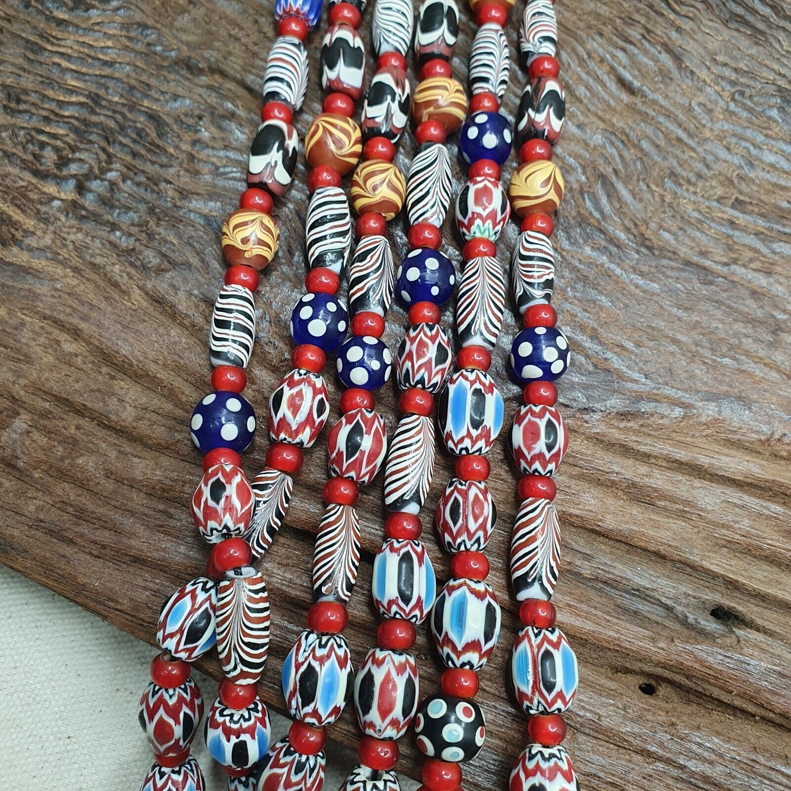 Vintage Venetian Style Chevron Feather Skunk Mix Glass Beads Necklace MX-122