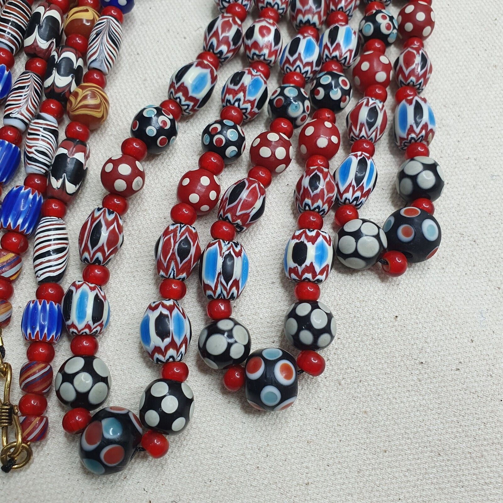 Vintage Venetian Style Chevron Feather Skunk Mix Glass Beads Necklace MX-122