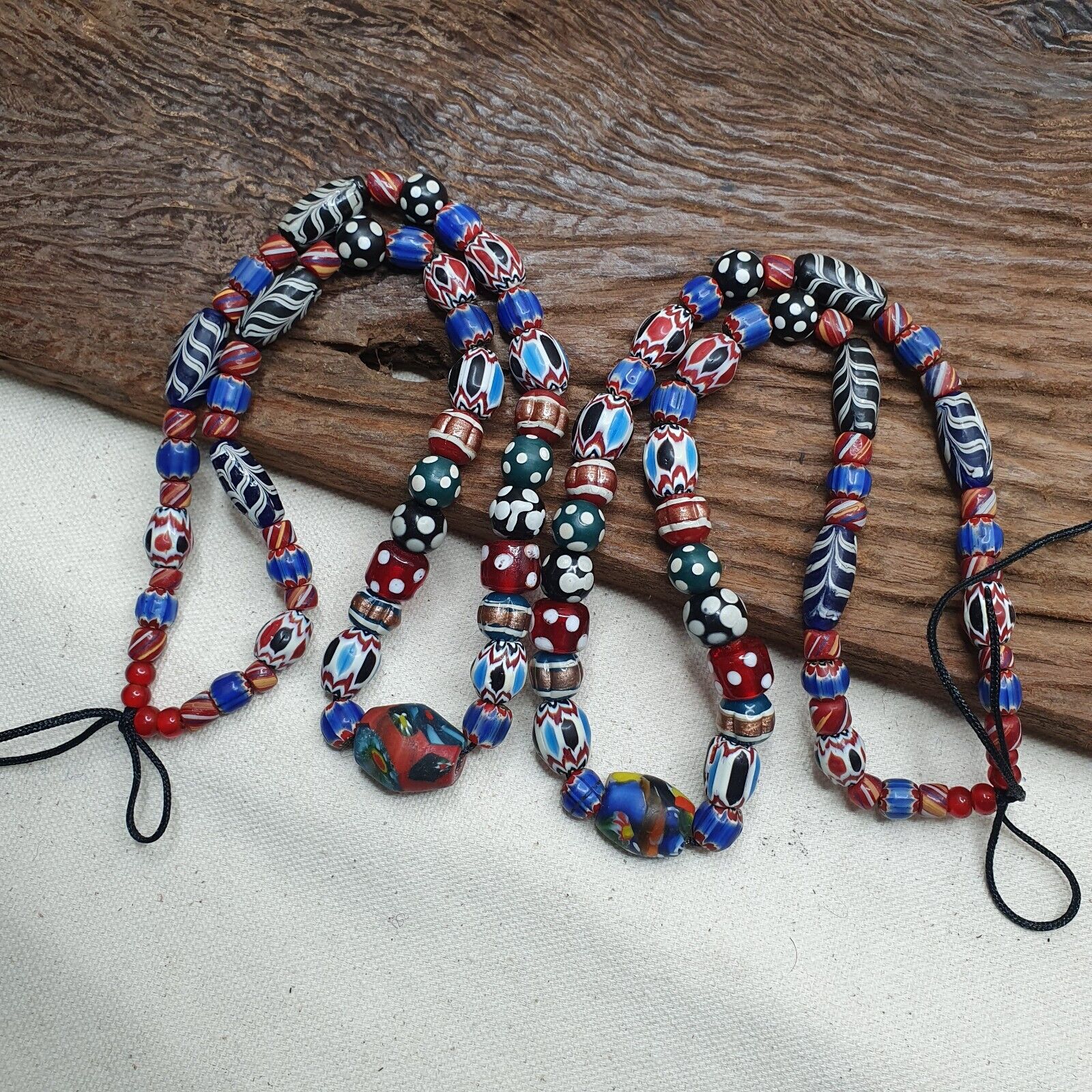 Vintage Venetian Style Chevron Feather Skunk Mix Glass Beads Necklace MX-121