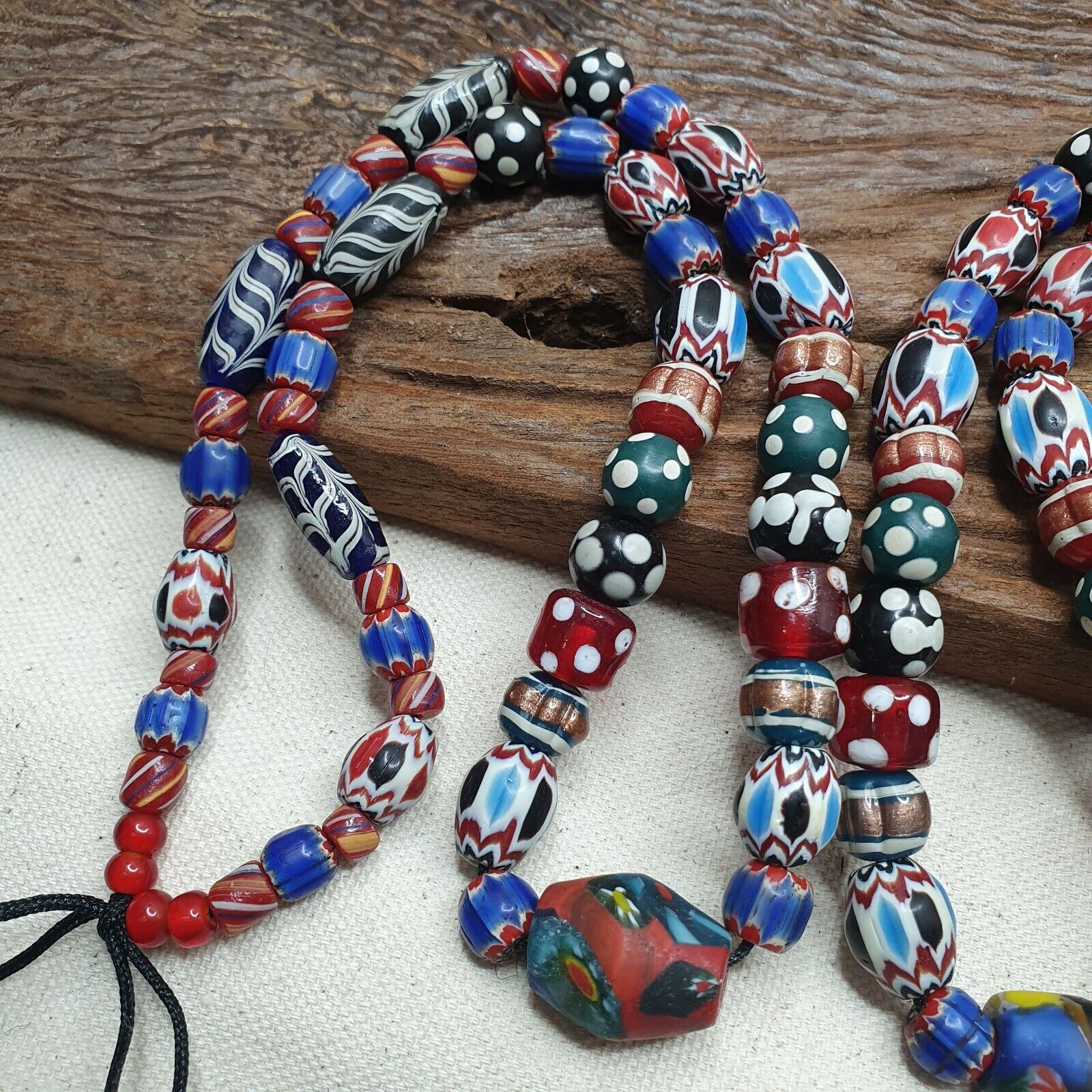 Vintage Venetian Style Chevron Feather Skunk Mix Glass Beads Necklace MX-121