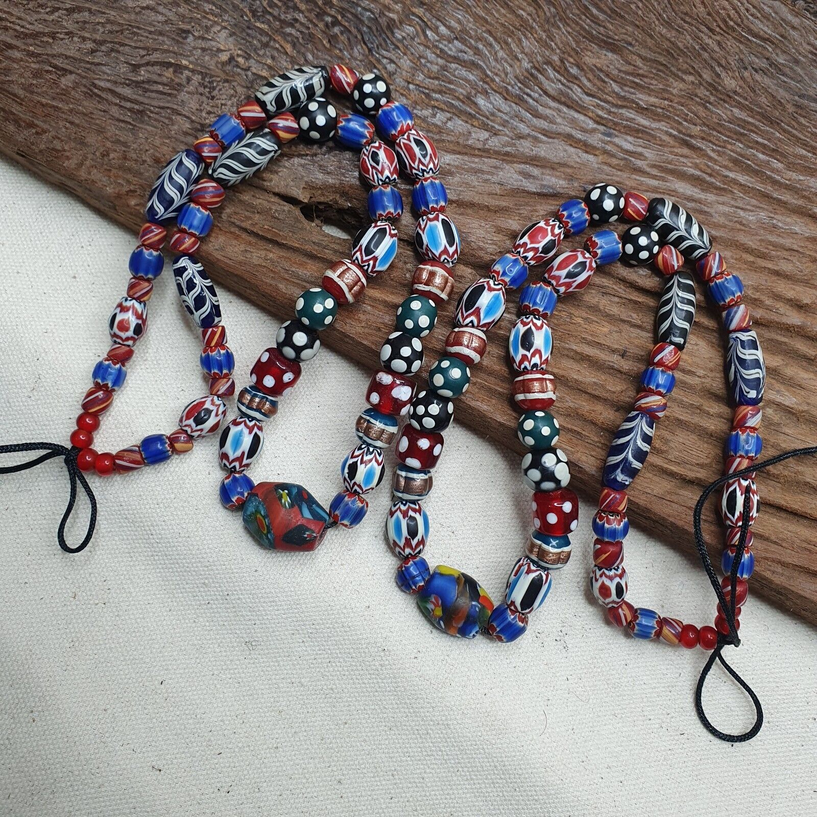Vintage Venetian Style Chevron Feather Skunk Mix Glass Beads Necklace MX-121