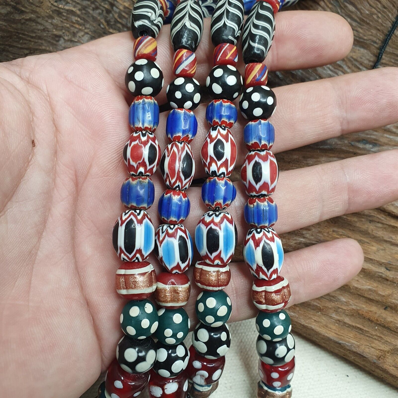 Vintage Venetian Style Chevron Feather Skunk Mix Glass Beads Necklace MX-121