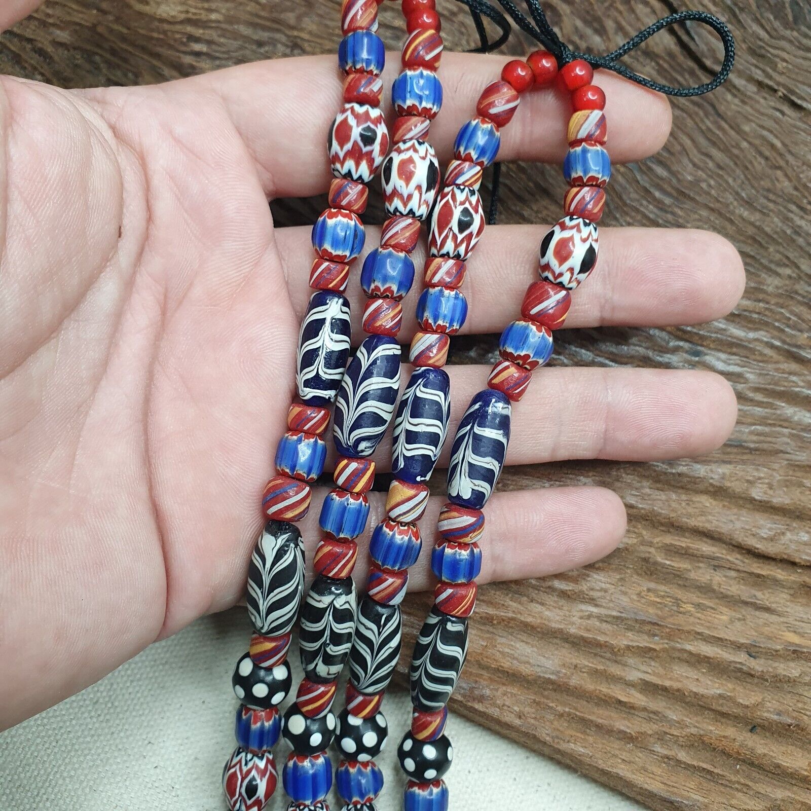Vintage Venetian Style Chevron Feather Skunk Mix Glass Beads Necklace MX-121
