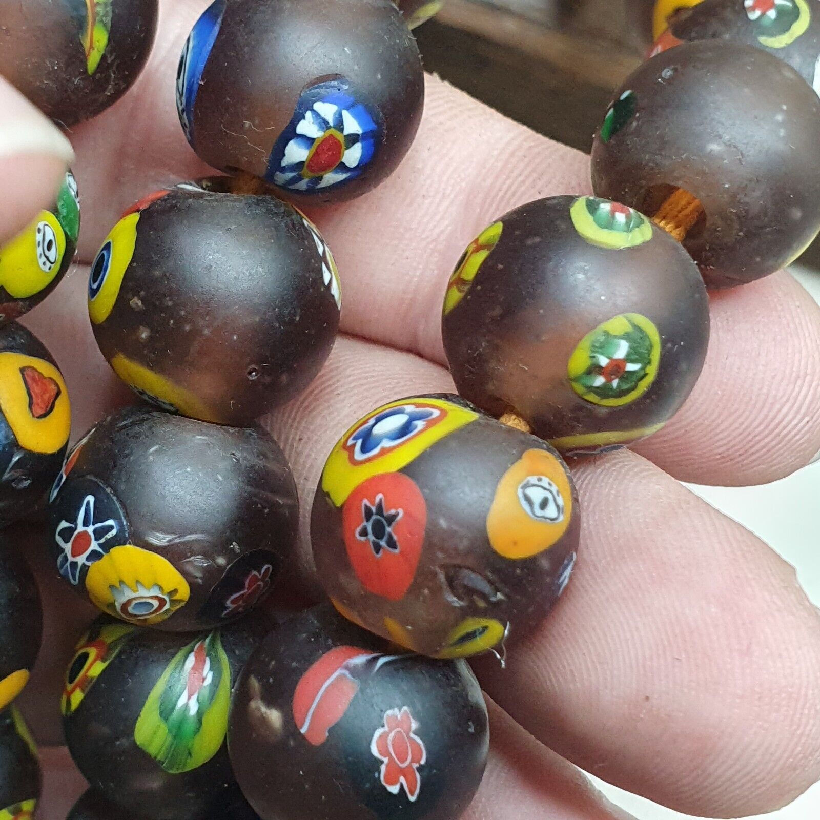 Amazing Vintage venetian-African Murano Style Glass beads Strand 15-16mm