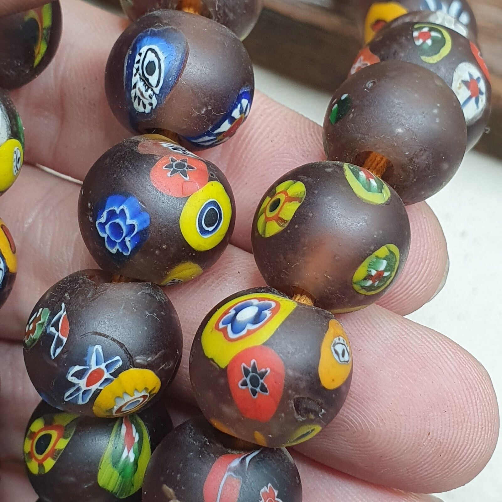 Amazing Vintage venetian-African Murano Style Glass beads Strand 15-16mm