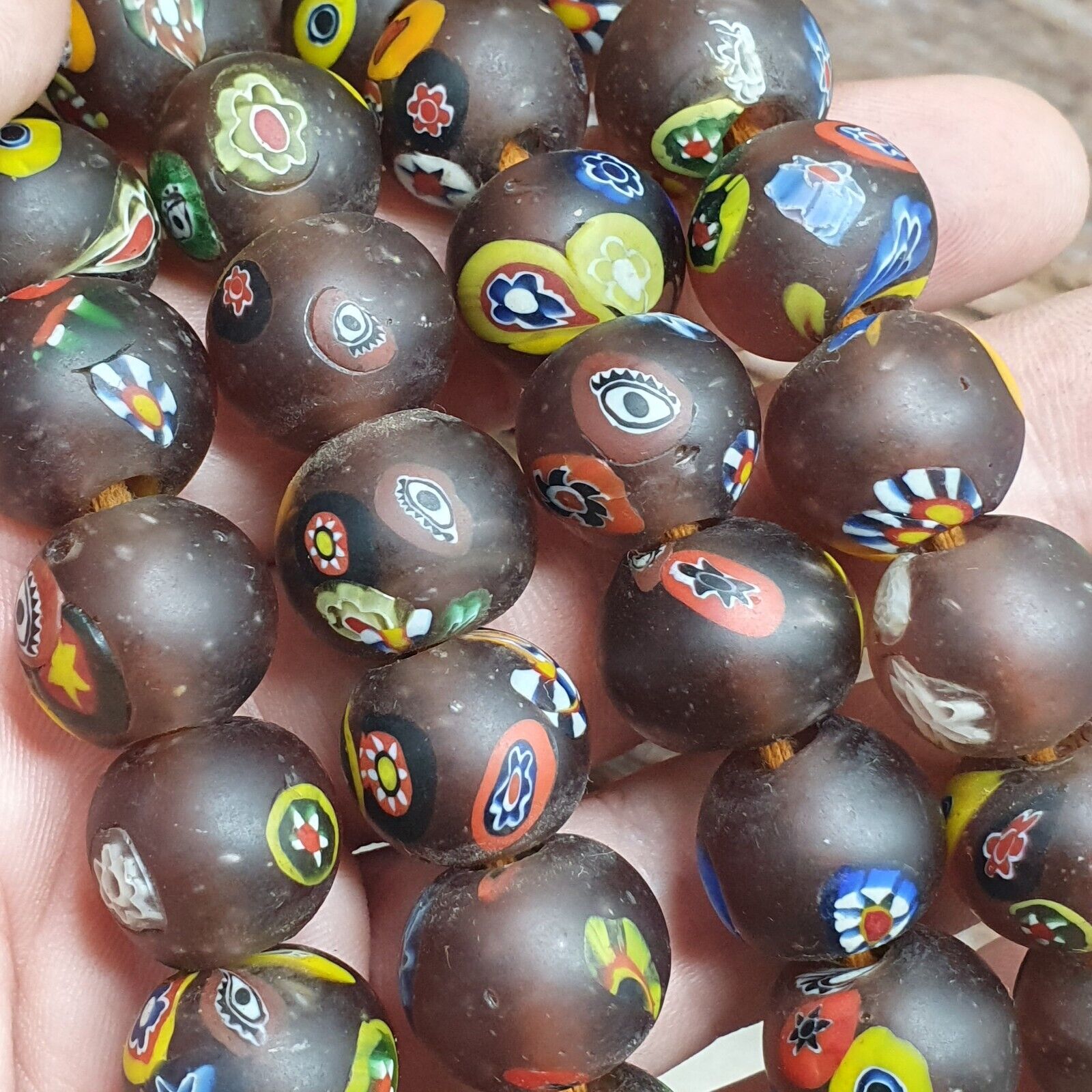 Amazing Vintage venetian-African Murano Style Glass beads Strand 15-16mm
