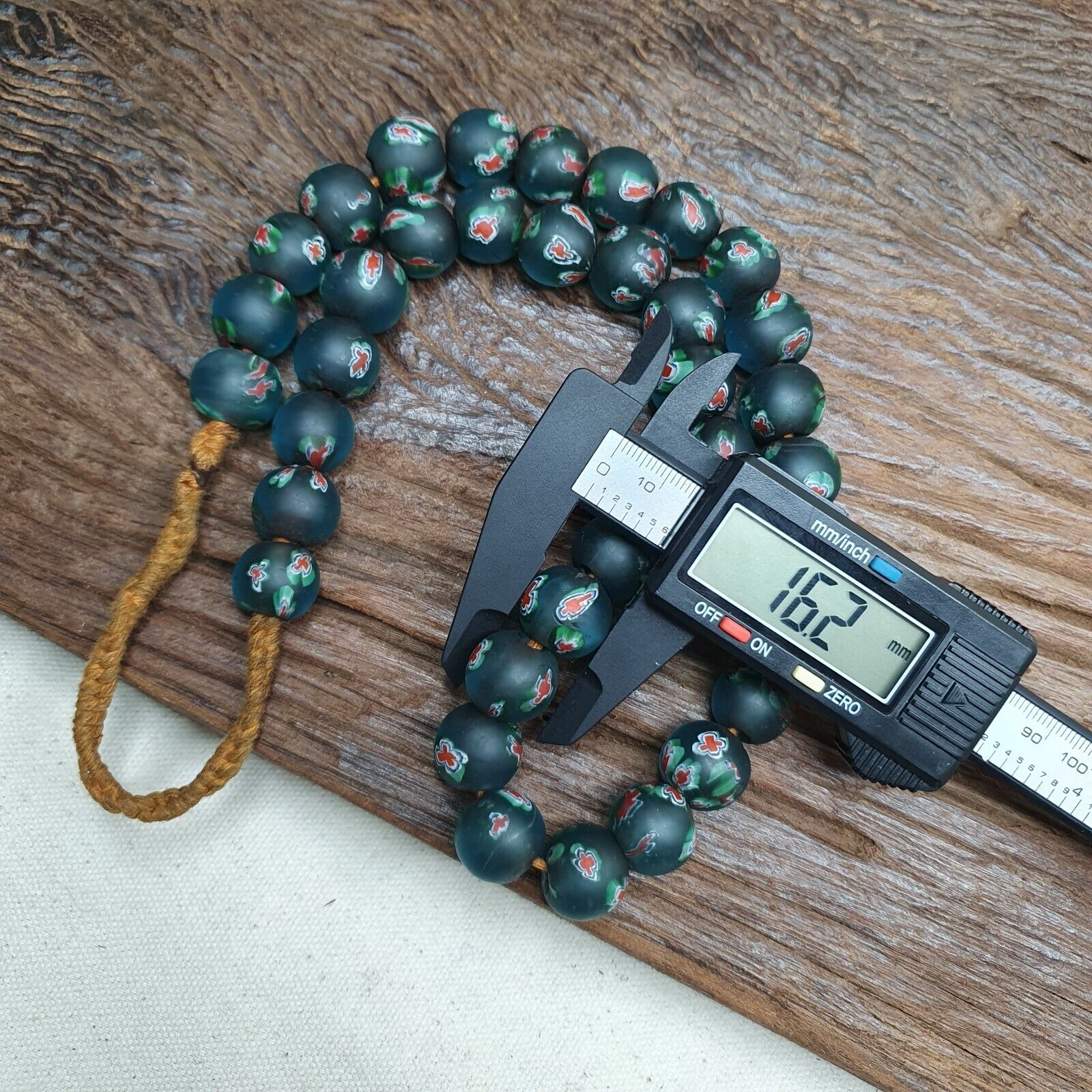 Vintage venetian-African Murano Style Floral green Glass beads Strand 15-16mm