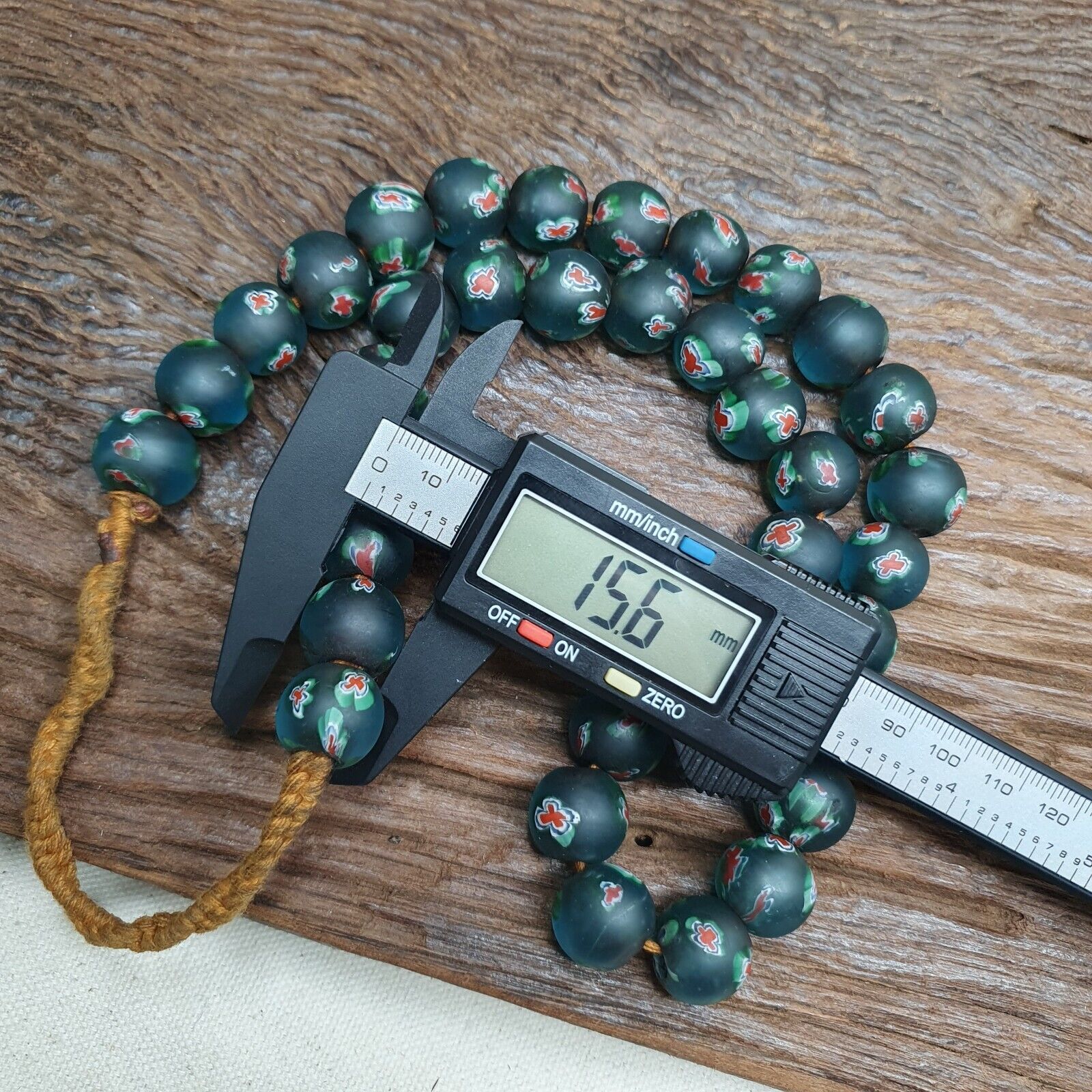 Vintage venetian-African Murano Style Floral green Glass beads Strand 15-16mm