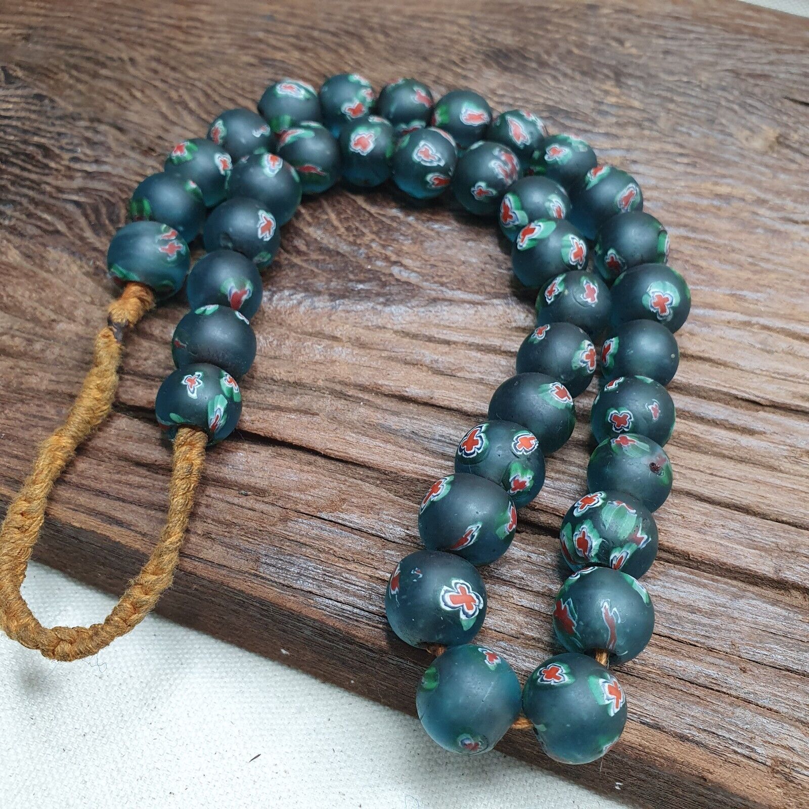 Vintage venetian-African Murano Style Floral green Glass beads Strand 15-16mm