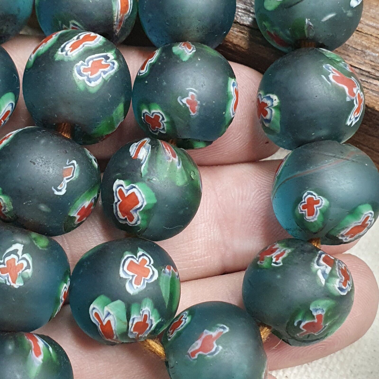 Vintage venetian-African Murano Style Floral green Glass beads Strand 15-16mm
