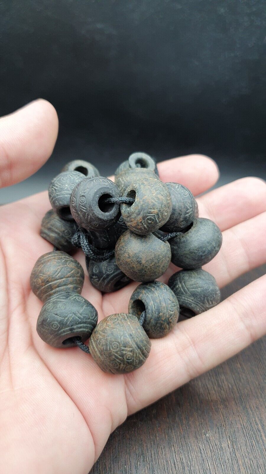 Lot 20 Antique Carving Decorated Stone Beads Lot From Swat Valley 18-15mm