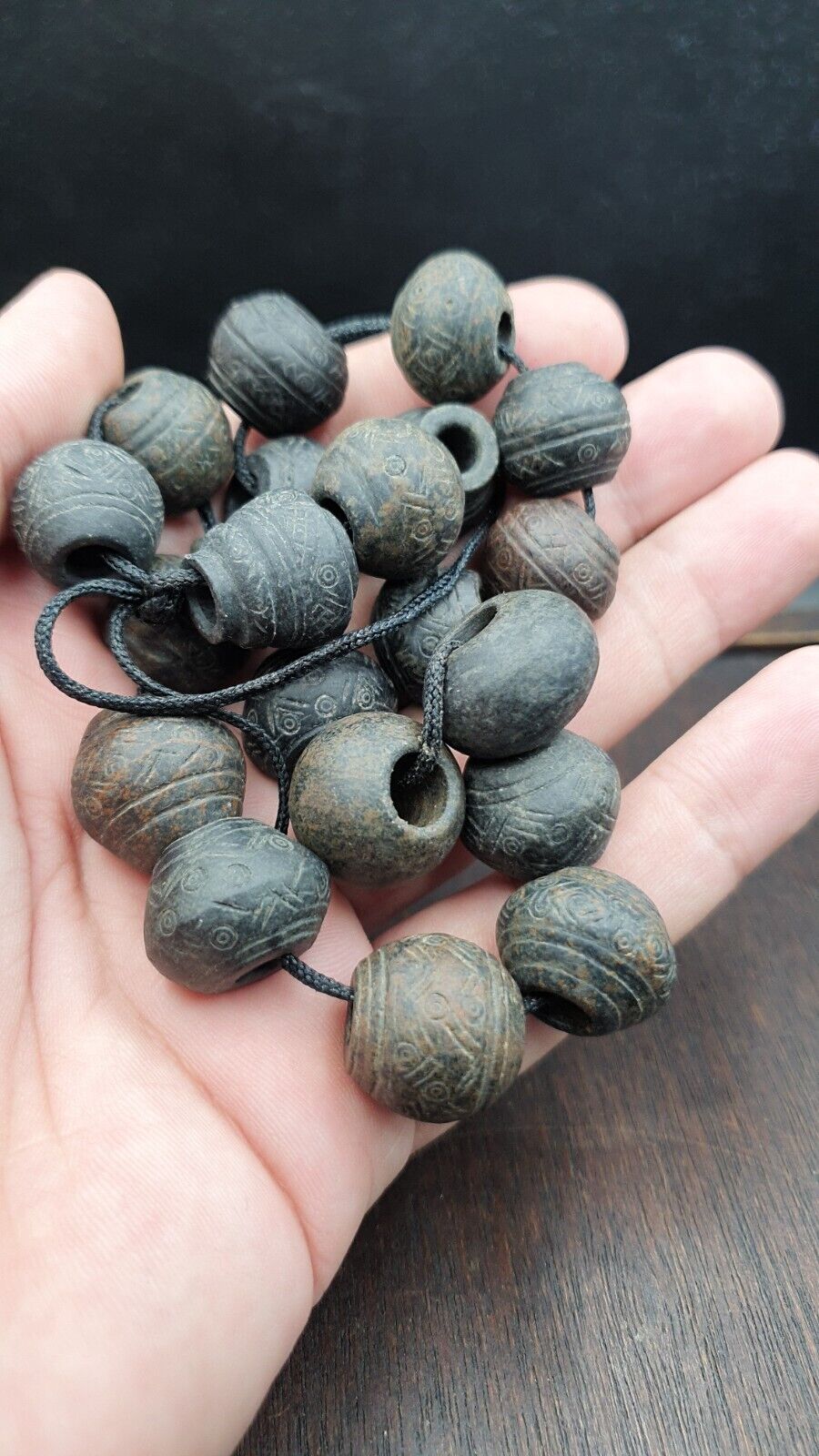 Lot 20 Antique Carving Decorated Stone Beads Lot From Swat Valley 18-15mm