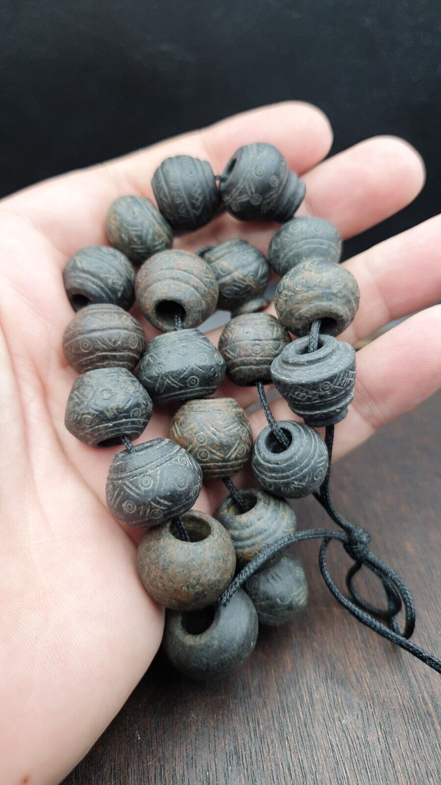 Lot 20 Antique Carving Decorated Stone Beads Lot From Swat Valley 18-15mm