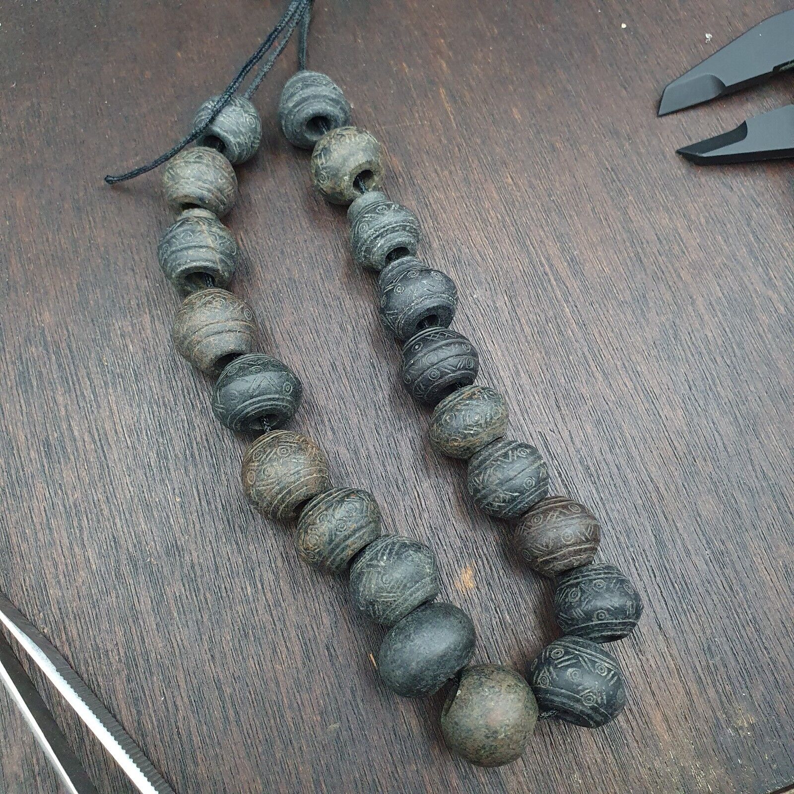 Lot 20 Antique Carving Decorated Stone Beads Lot From Swat Valley 18-15mm