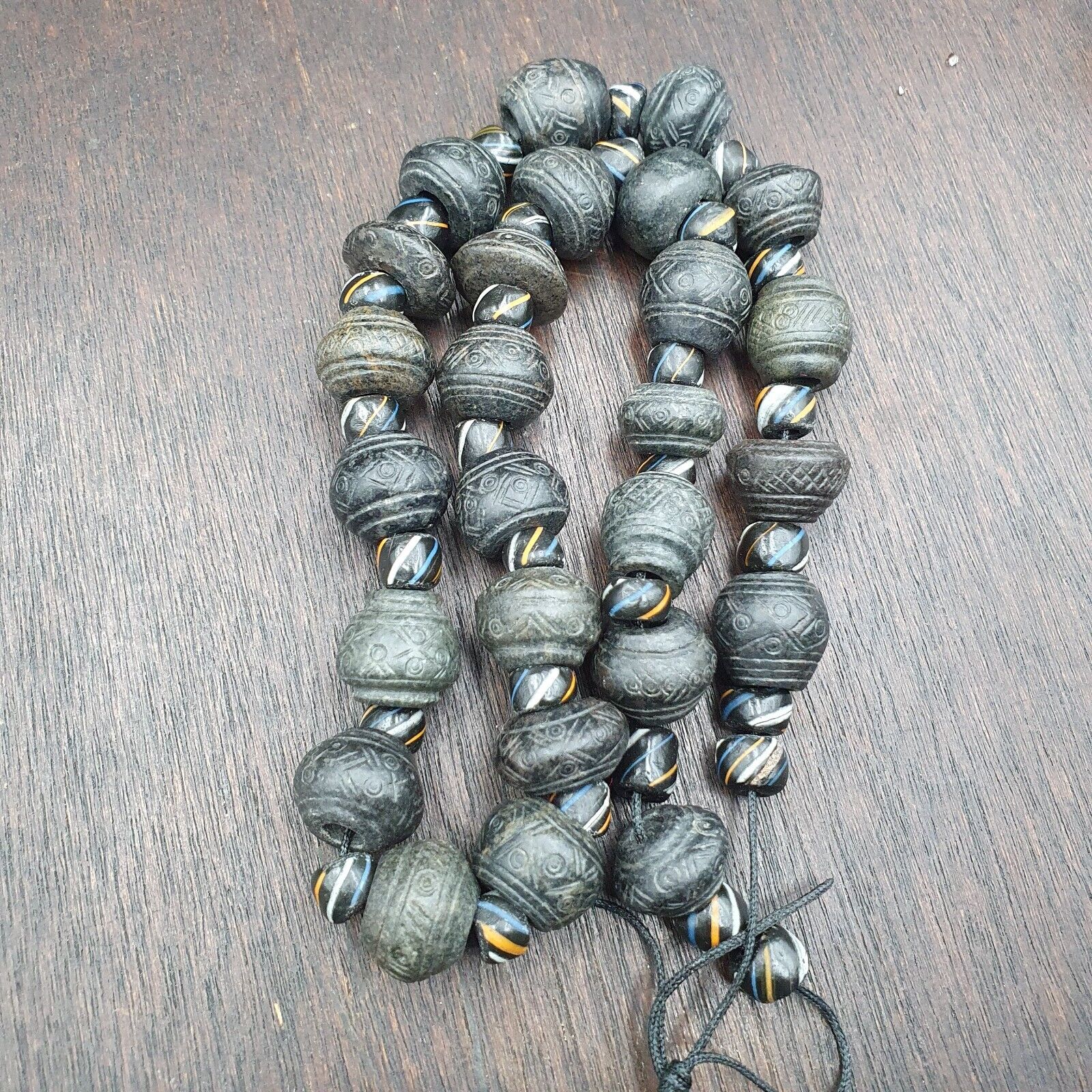 Lot 20 Antique Carving Decorated Stone Beads Strand From Swat Valley 14-16mm