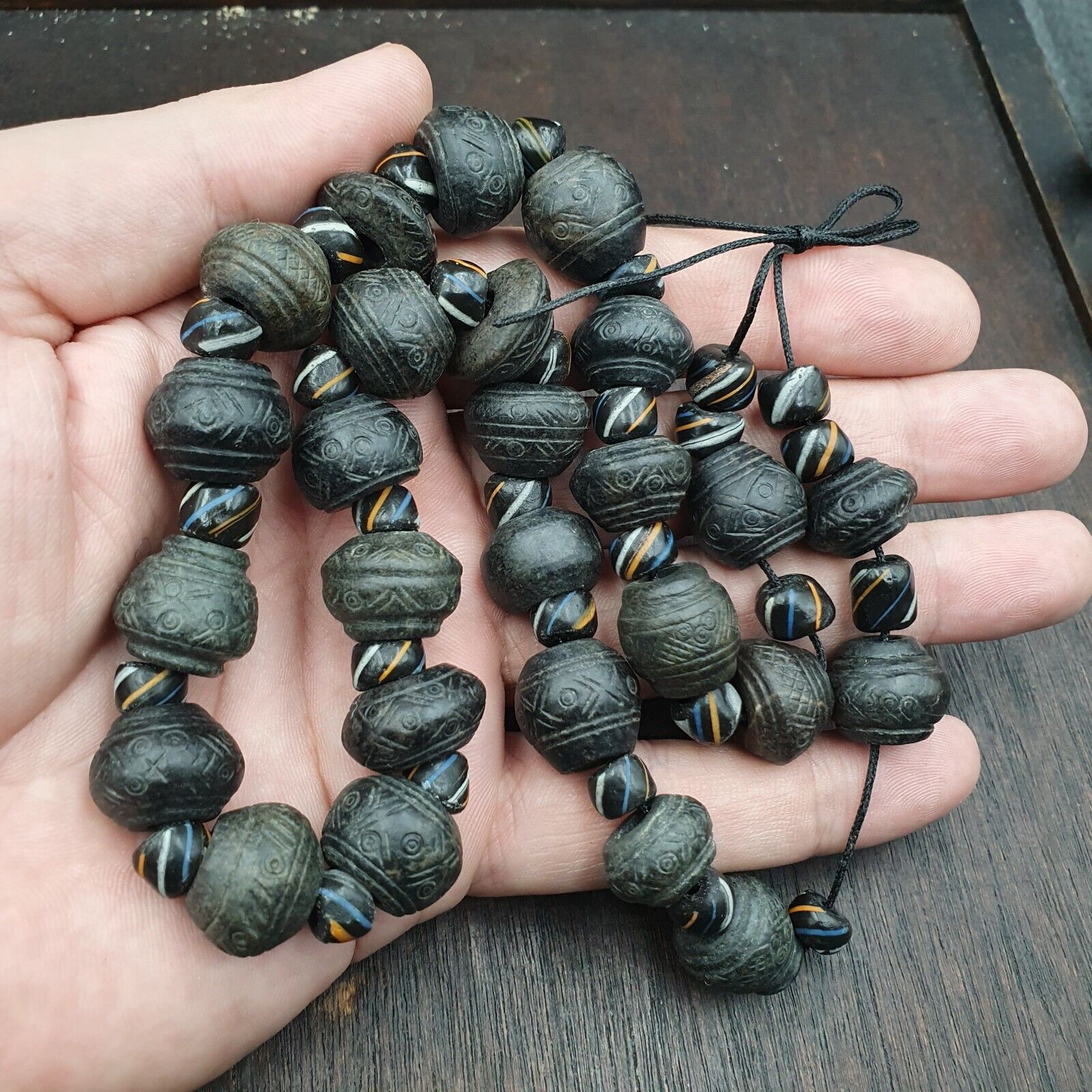 Lot 20 Antique Carving Decorated Stone Beads Strand From Swat Valley 14-16mm