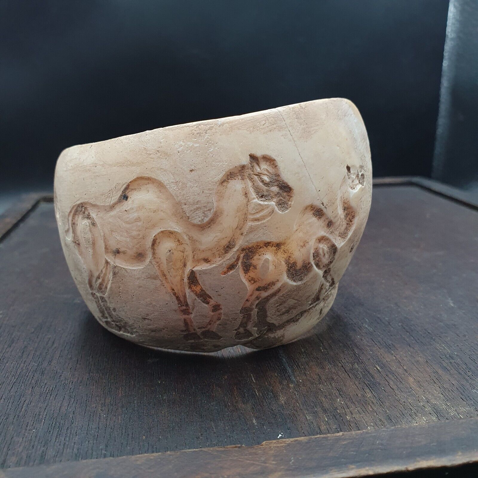 NAGA CONCH SHELL BRACELET, Engraved Scorpion Animals Figurine Arm Band