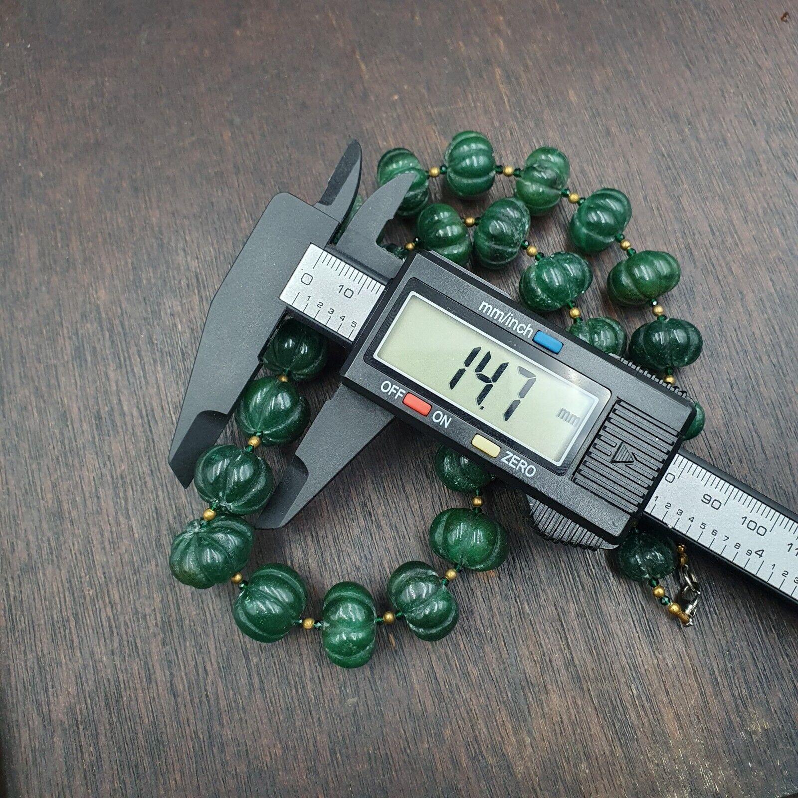 Vintage Chinese Tibetan Jade Carving jade Melon Shape Beads Necklaces